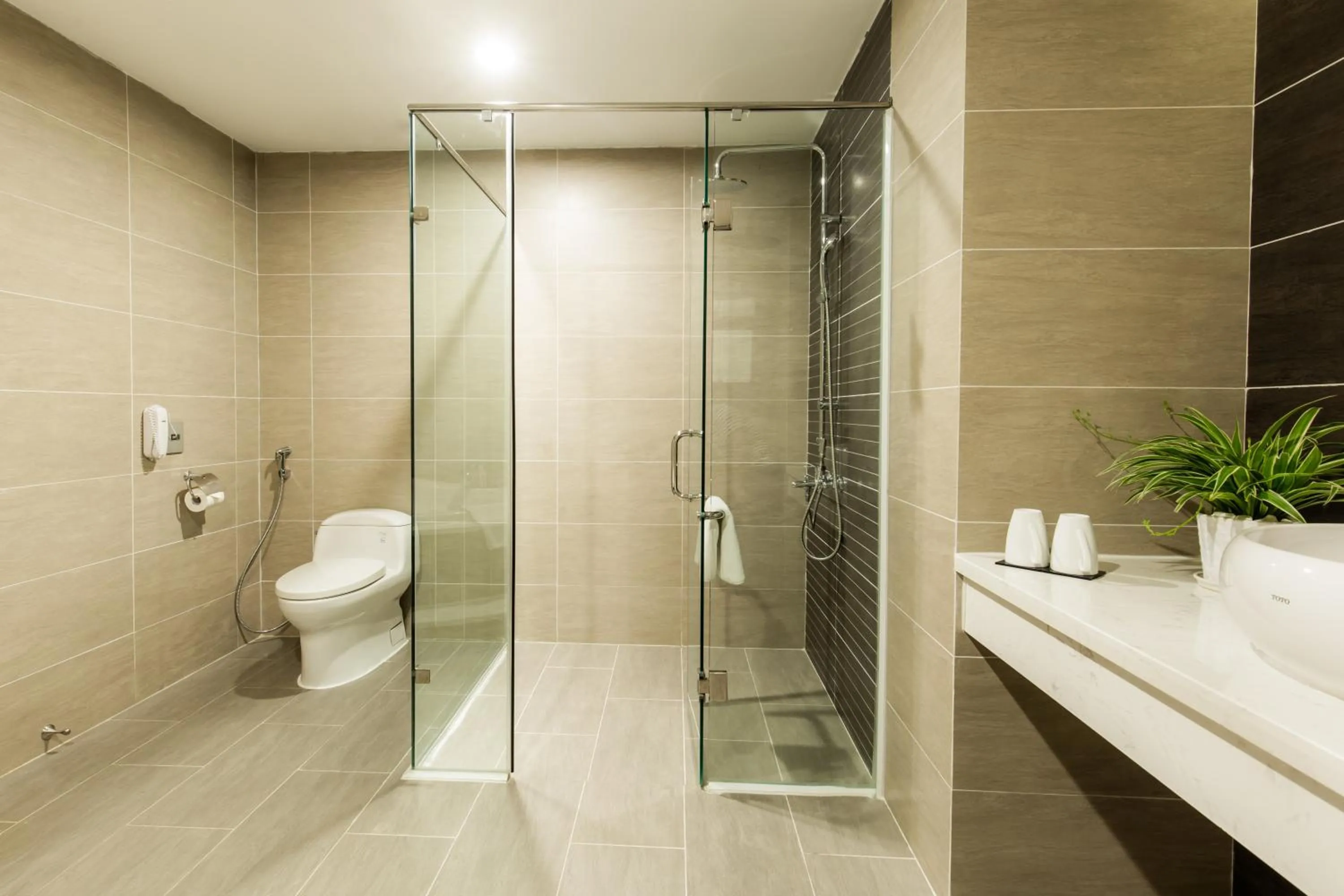 Toilet in Muong Thanh Luxury Khanh Hoa