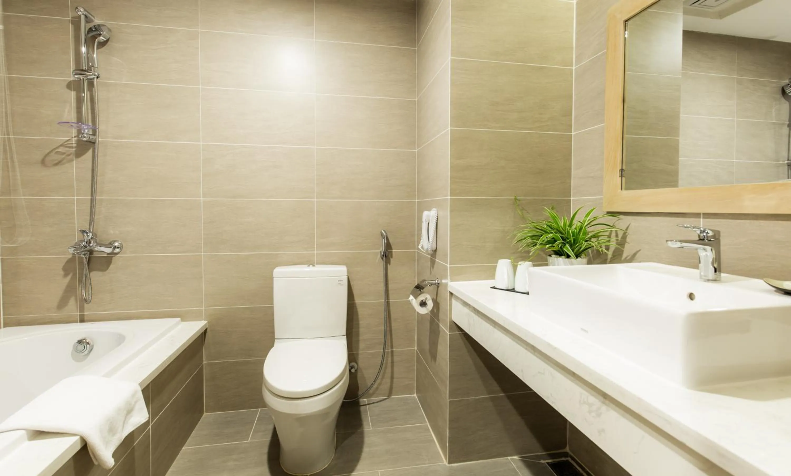 Toilet in Muong Thanh Luxury Khanh Hoa