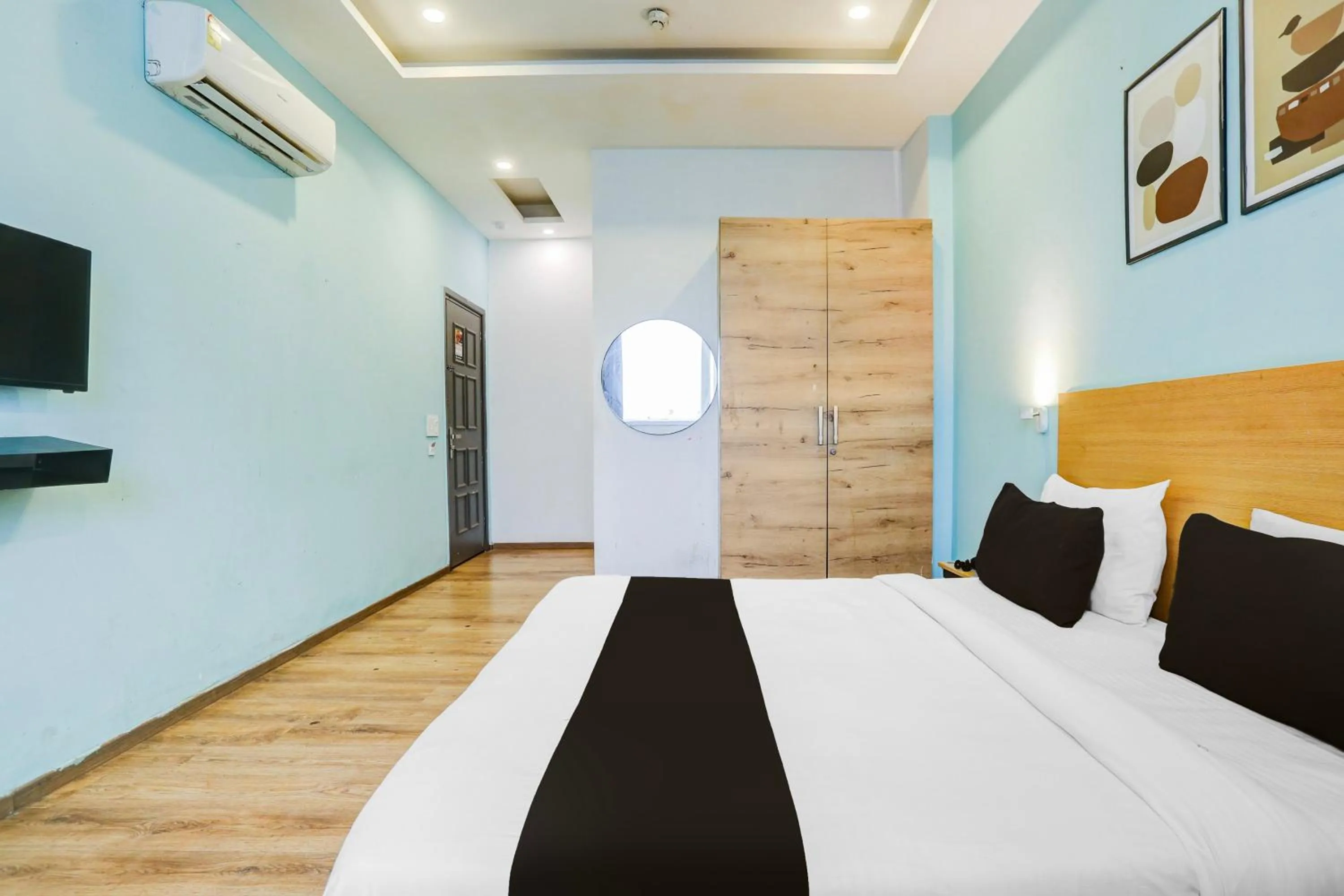 Bedroom, Bed in Super Townhouse Rohini Sector 23