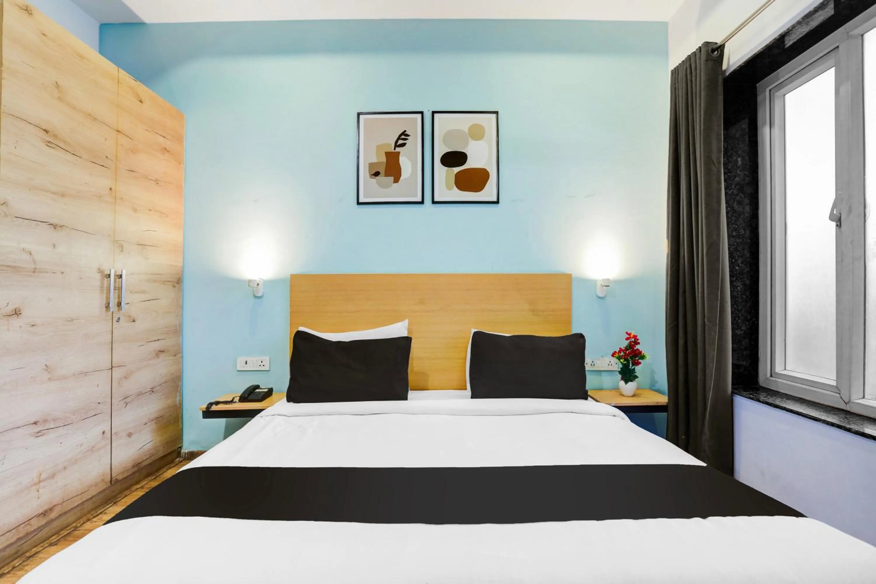 Bedroom, Bed in Super Townhouse Rohini Sector 23