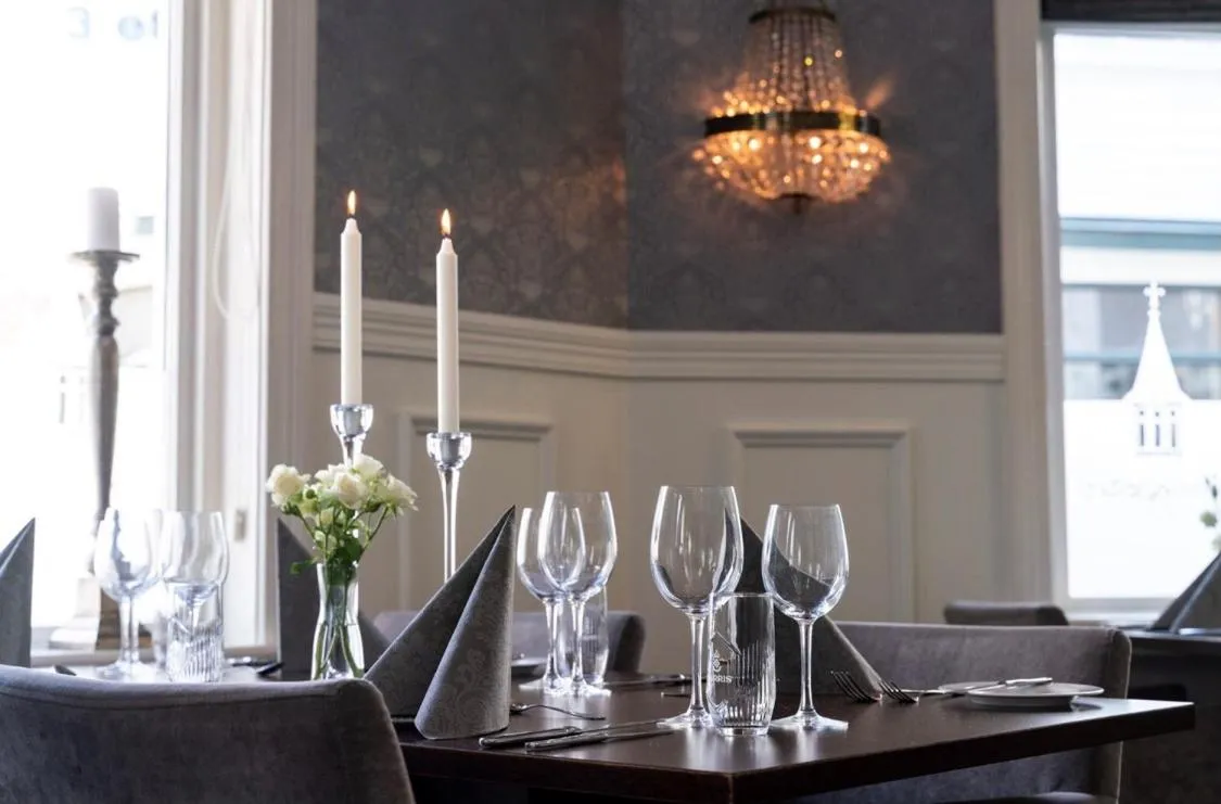 Restaurant/places to eat in Grand Hotel Flekkefjord