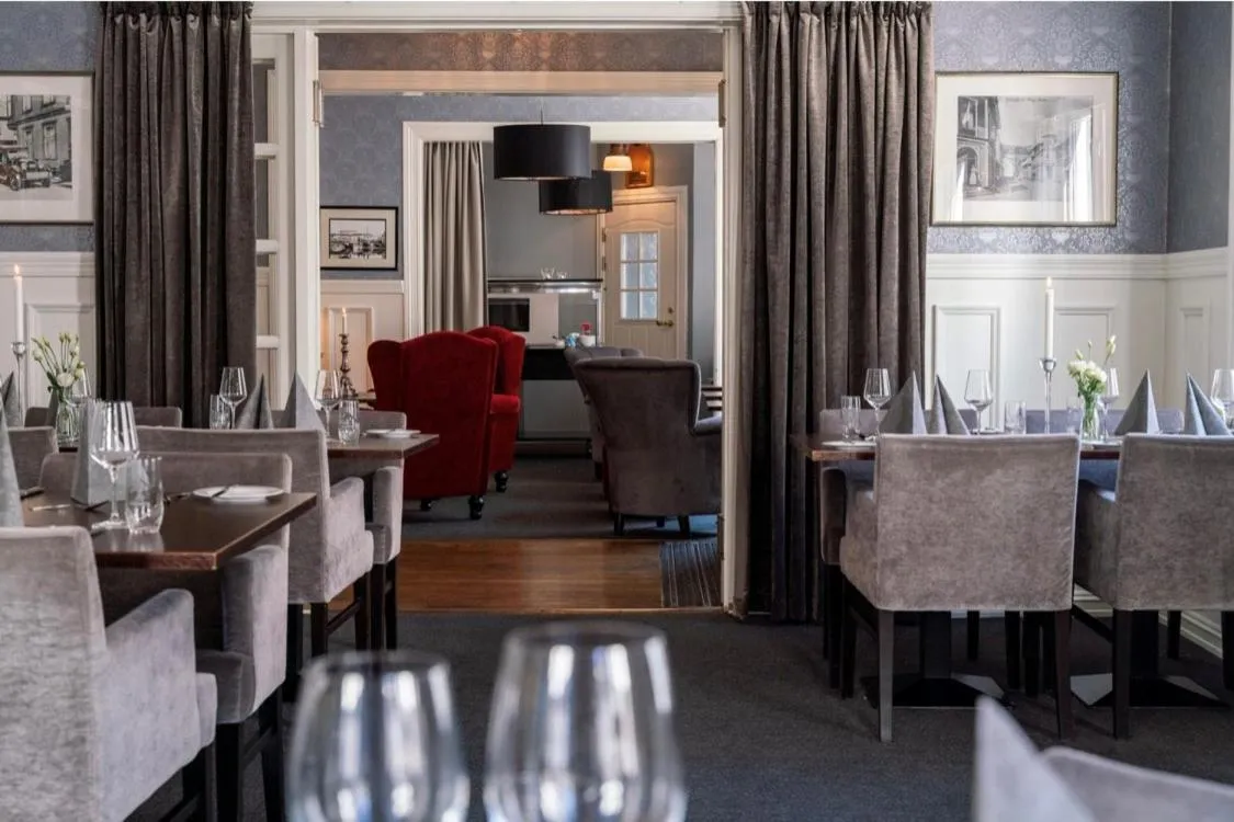 Restaurant/places to eat in Grand Hotel Flekkefjord
