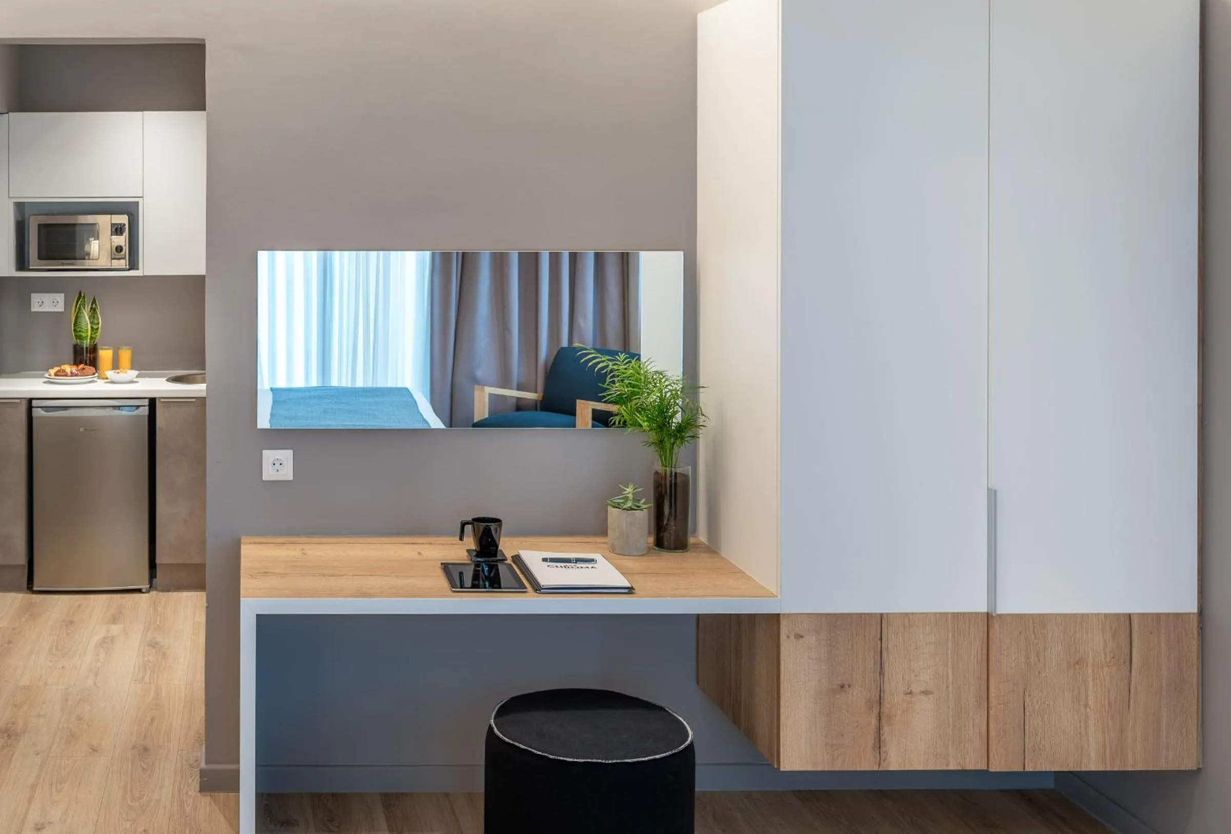 CHROMA FASHION ROOMS & APARTMENTS