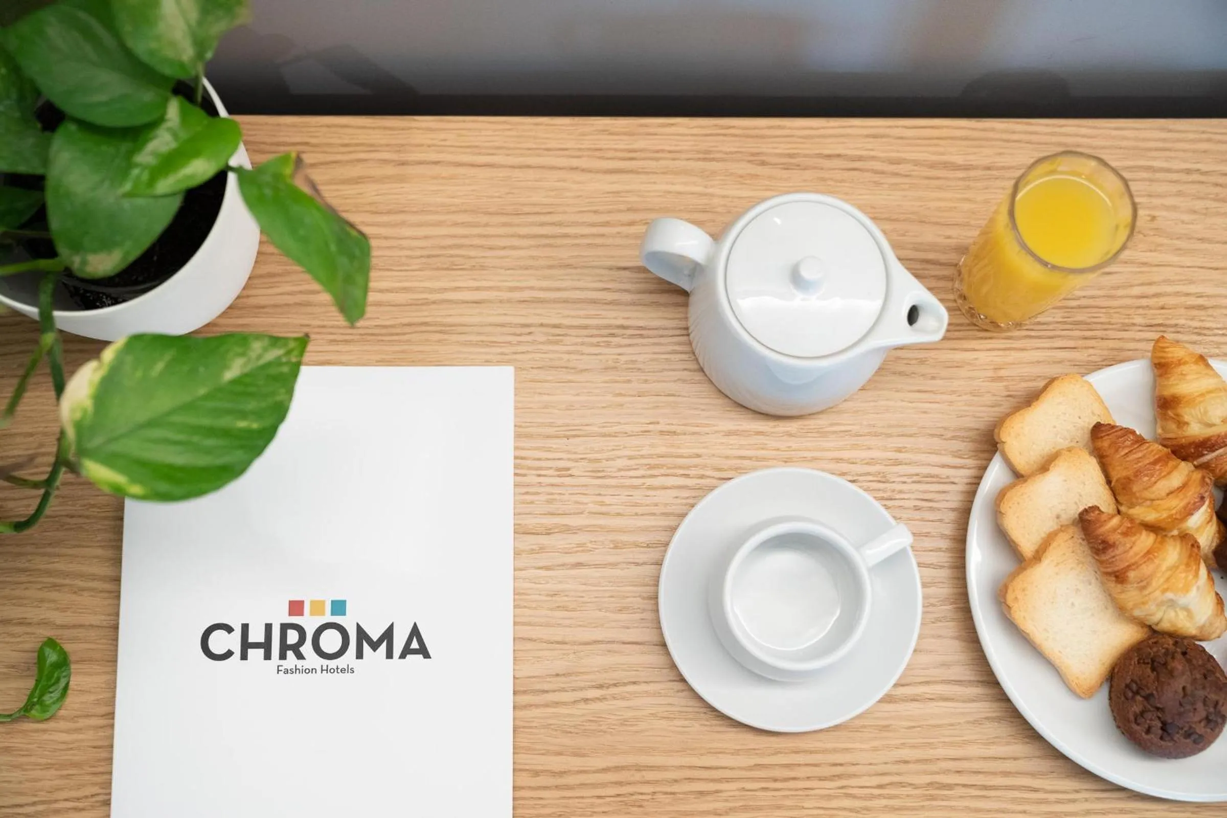 CHROMA FASHION ROOMS & APARTMENTS