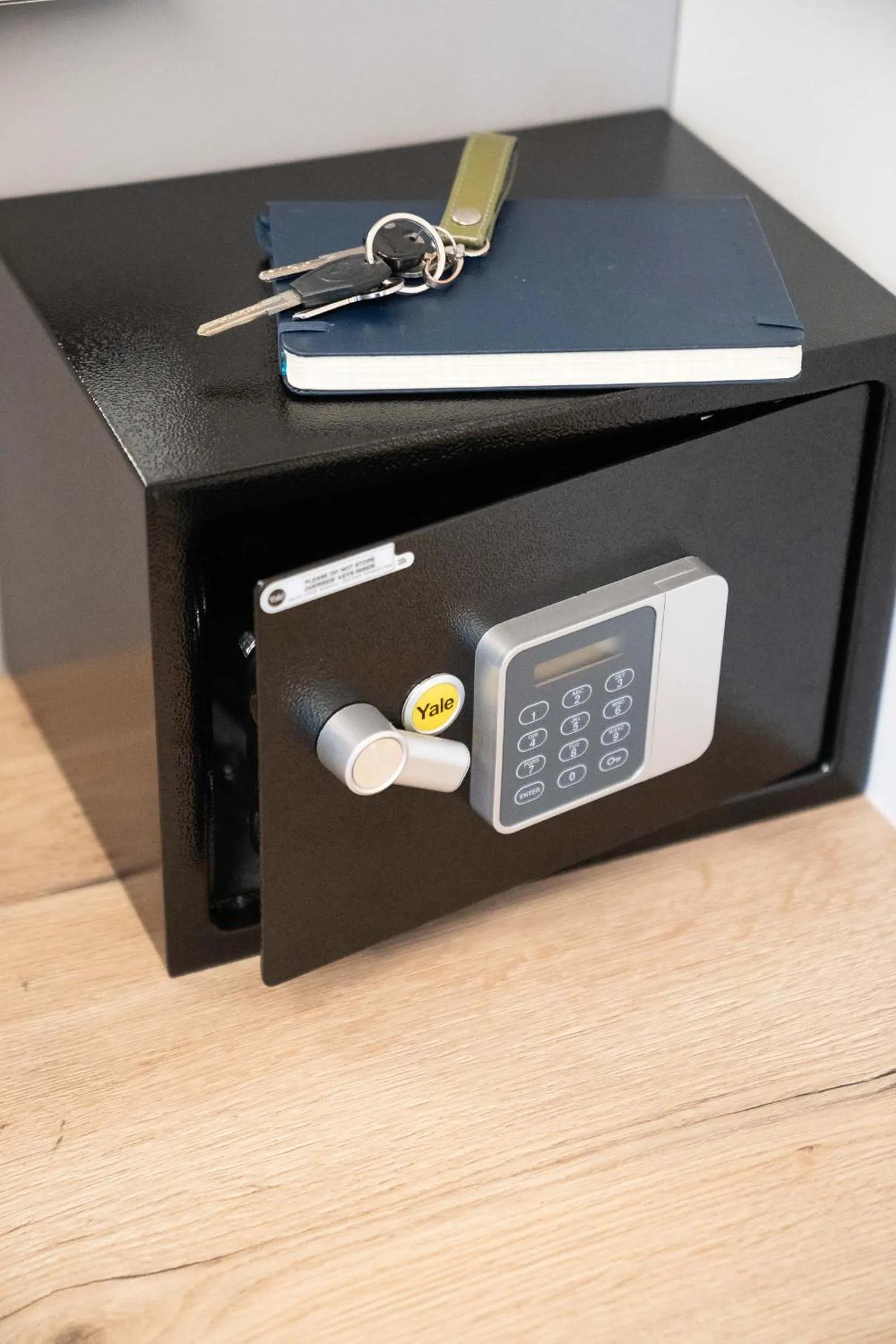 Other in CHROMA FASHION ROOMS & APARTMENTS