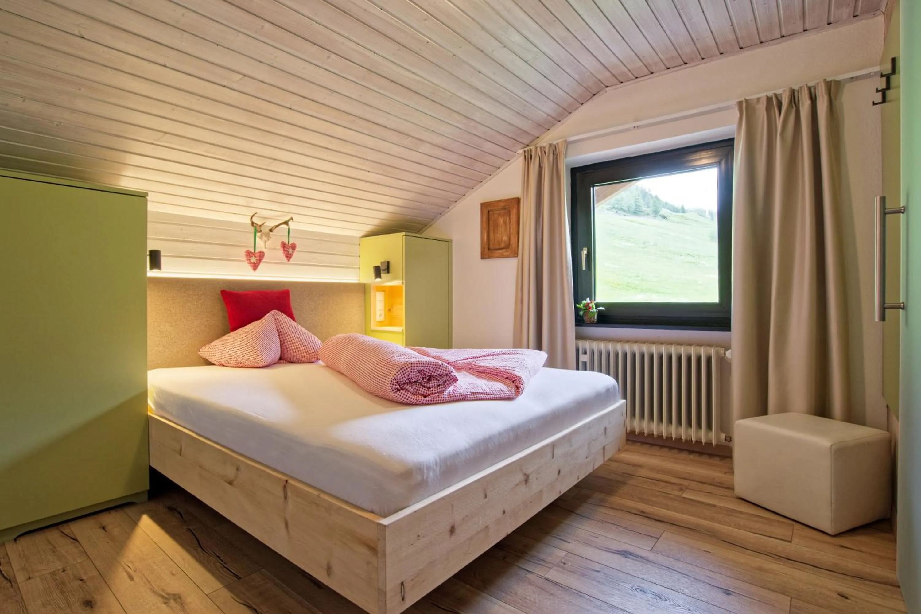 Bed in Bergchalet Hotel Reinerhof