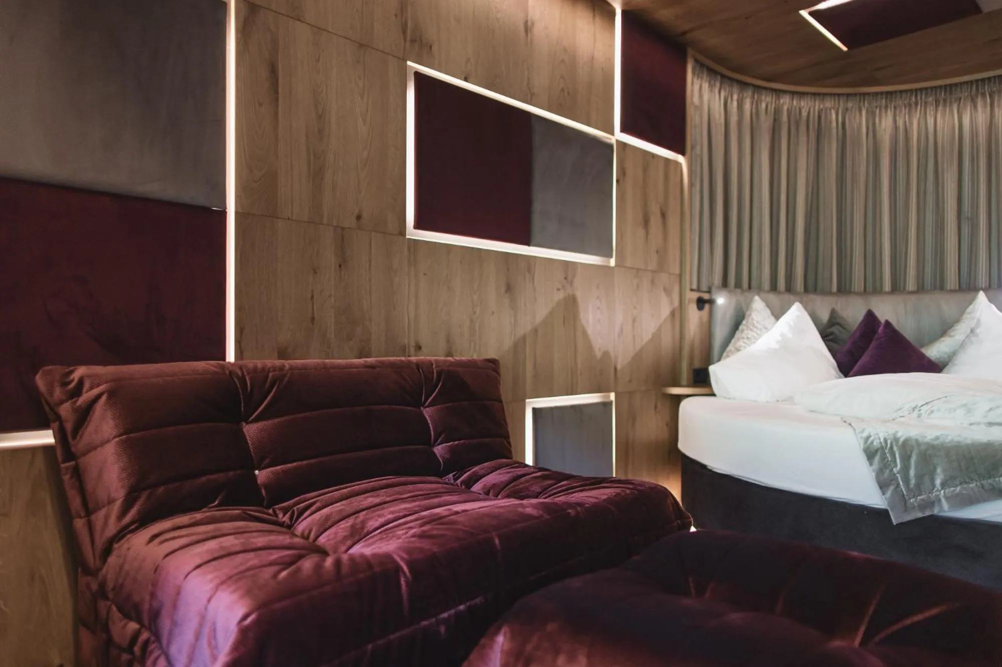 Living room, Bed in Terentnerhof 4*S active & lifestyle hotel