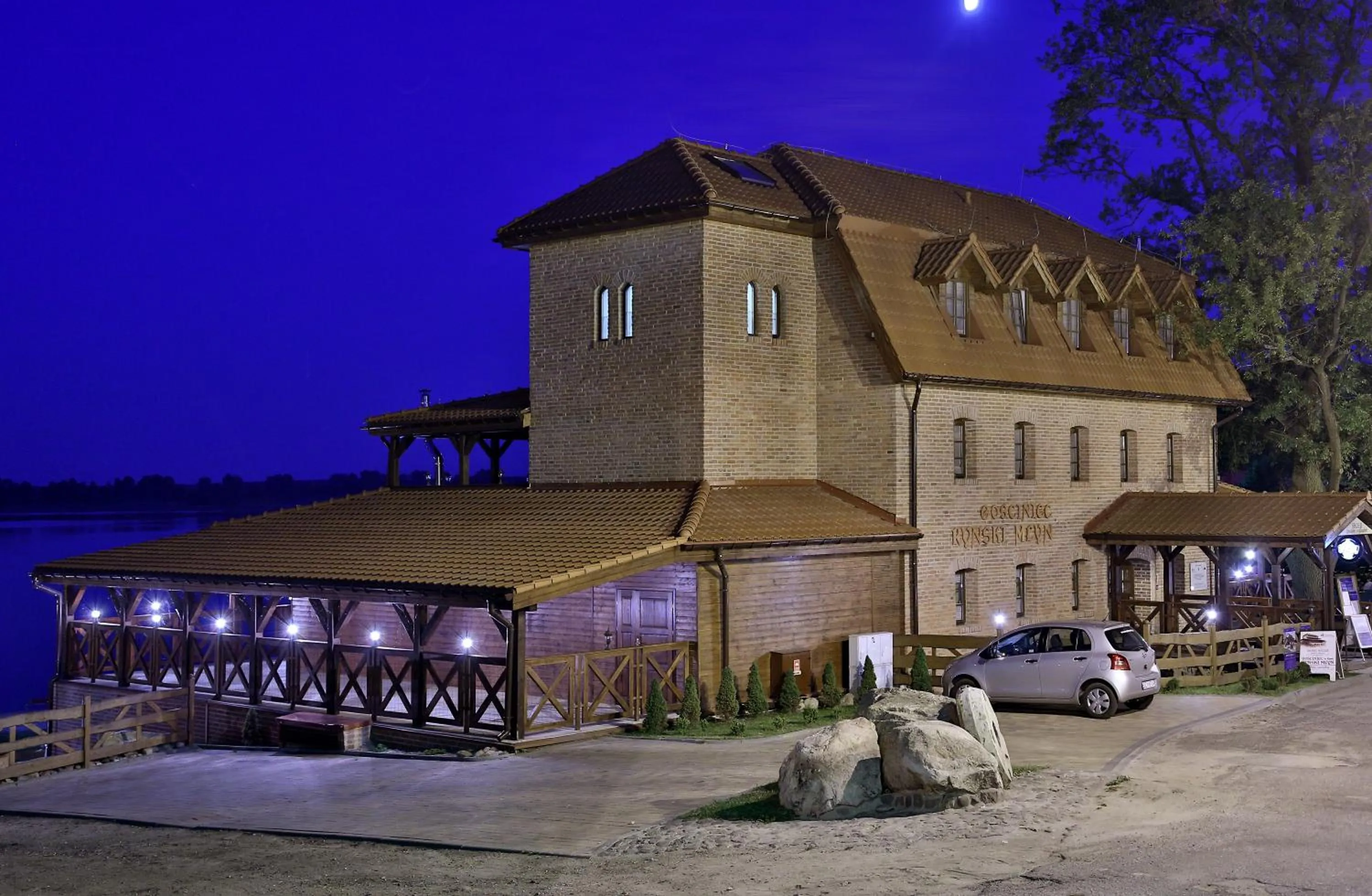 Property building in Gościniec Ryński Młyn