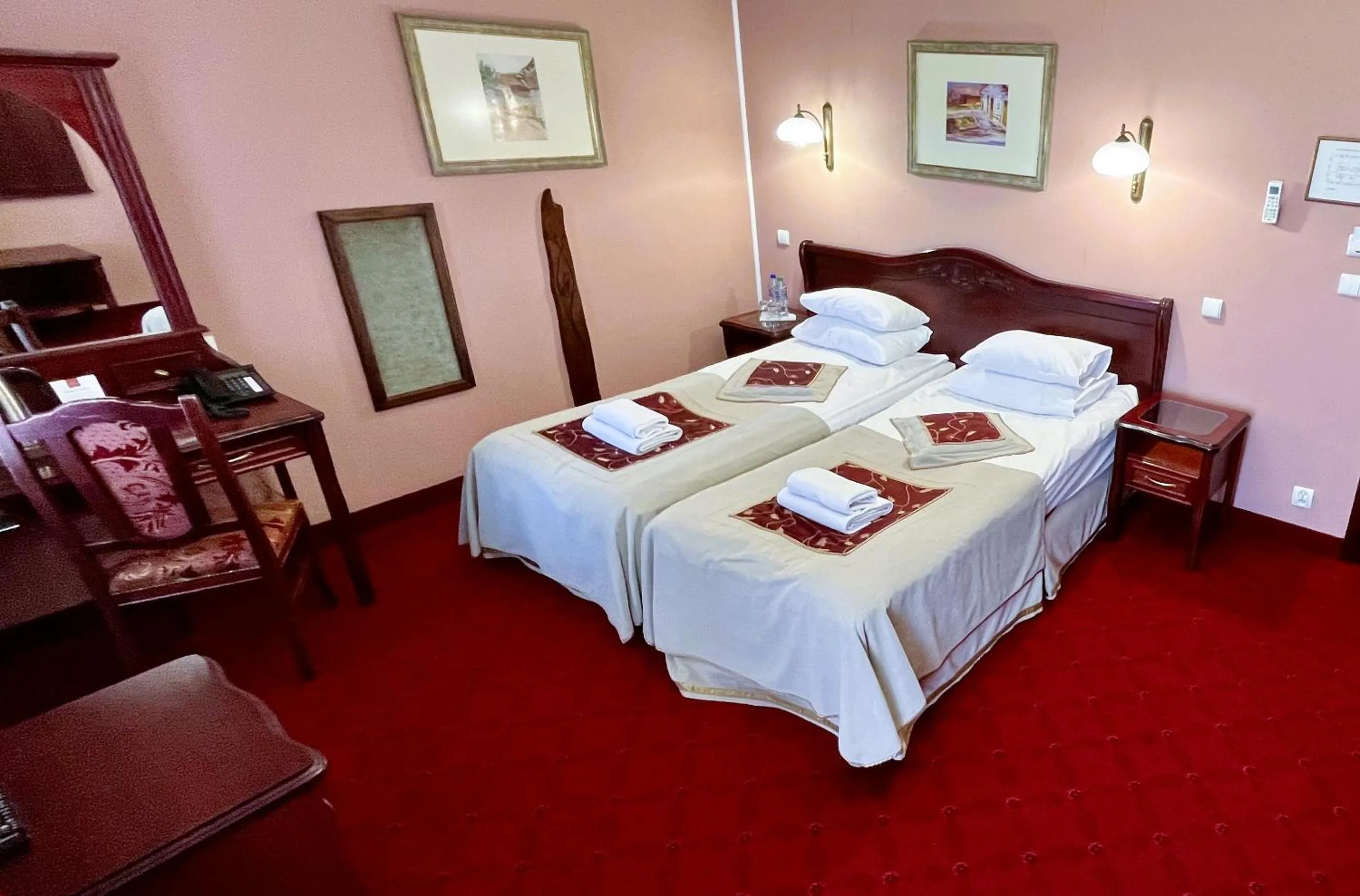 Photo of the whole room, Bed in Willa Pod Zamkiem