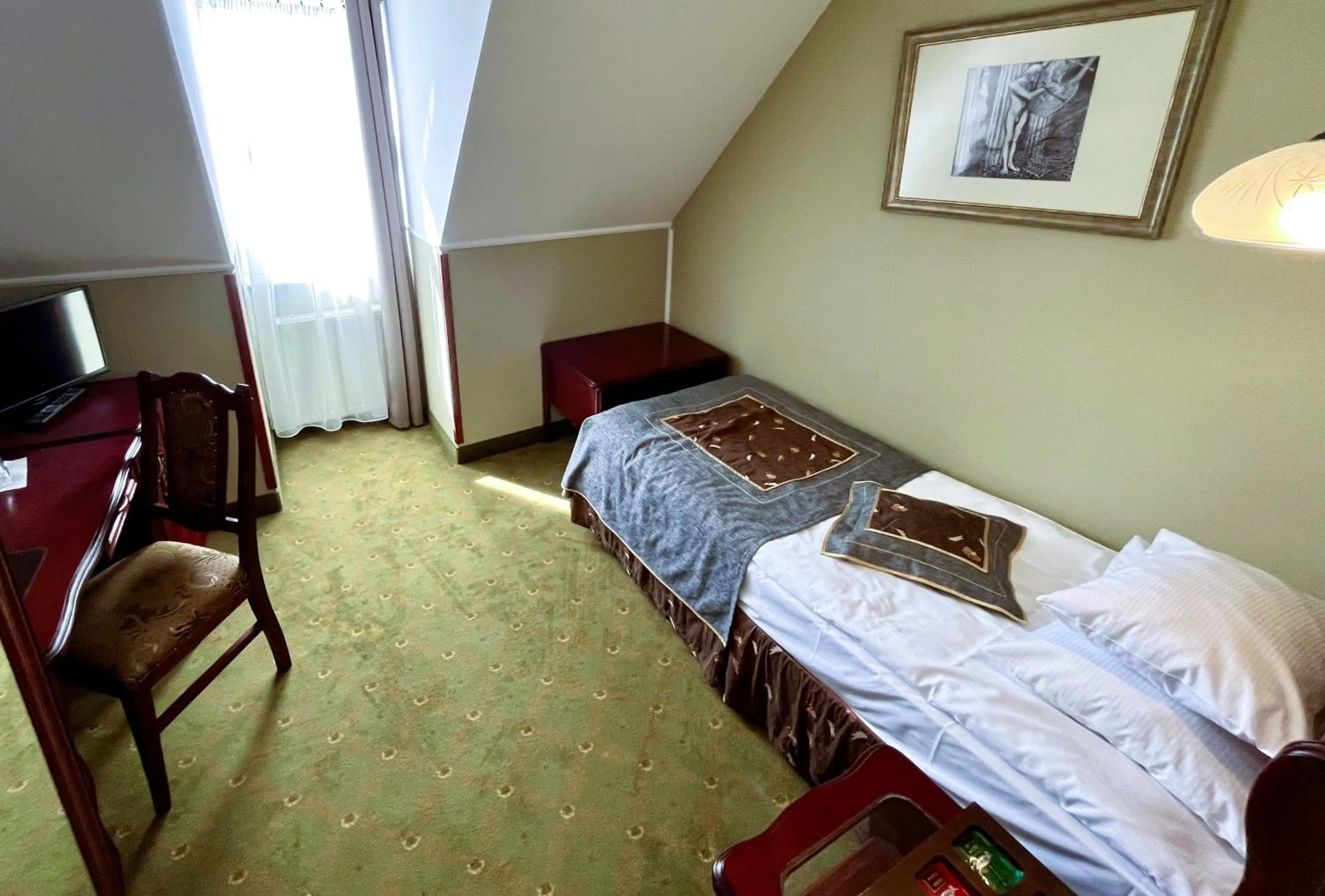 Photo of the whole room, Bed in Willa Pod Zamkiem