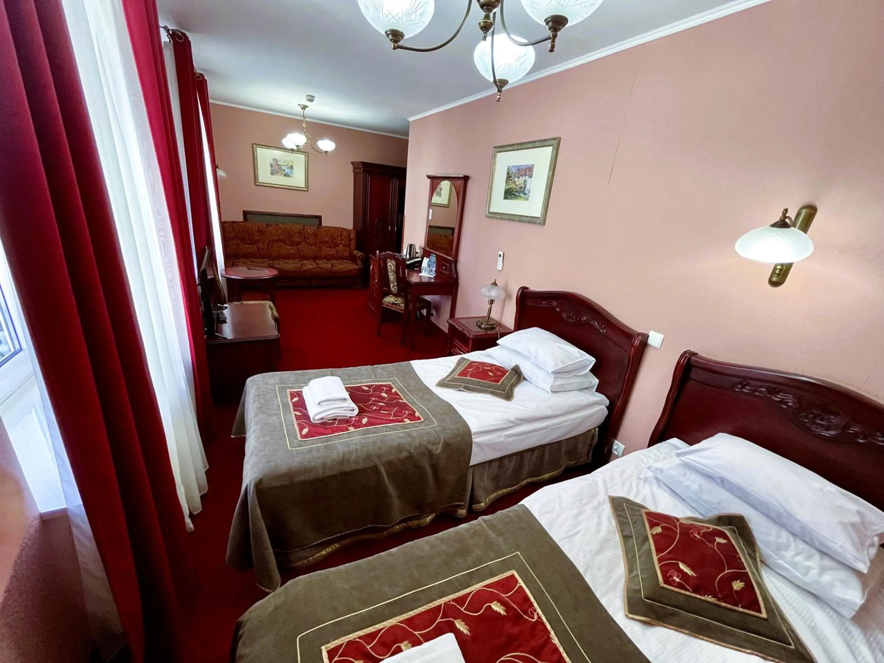 Photo of the whole room, Bed in Willa Pod Zamkiem