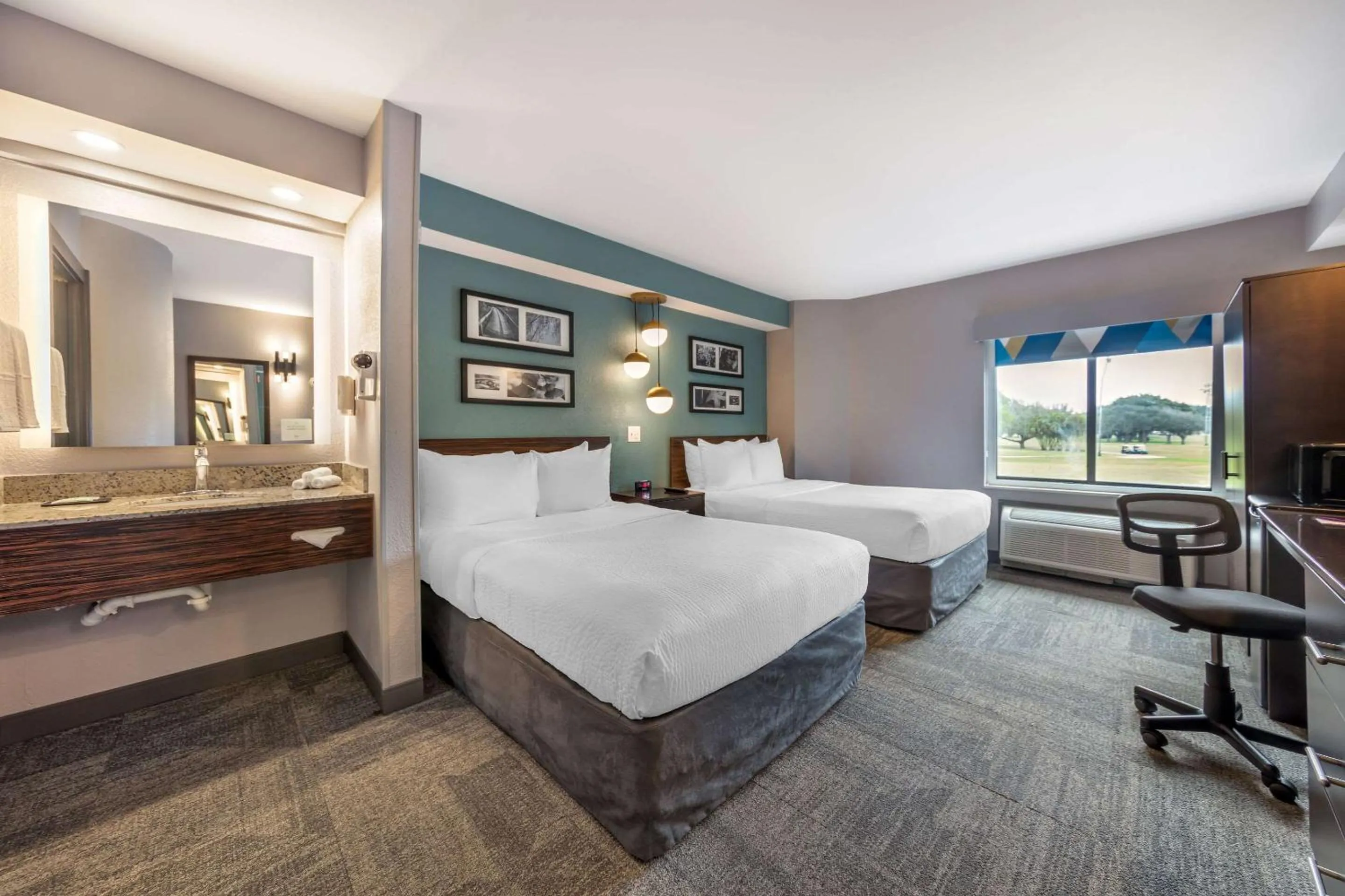 Bedroom, Bed in Sleep Inn Miami Airport