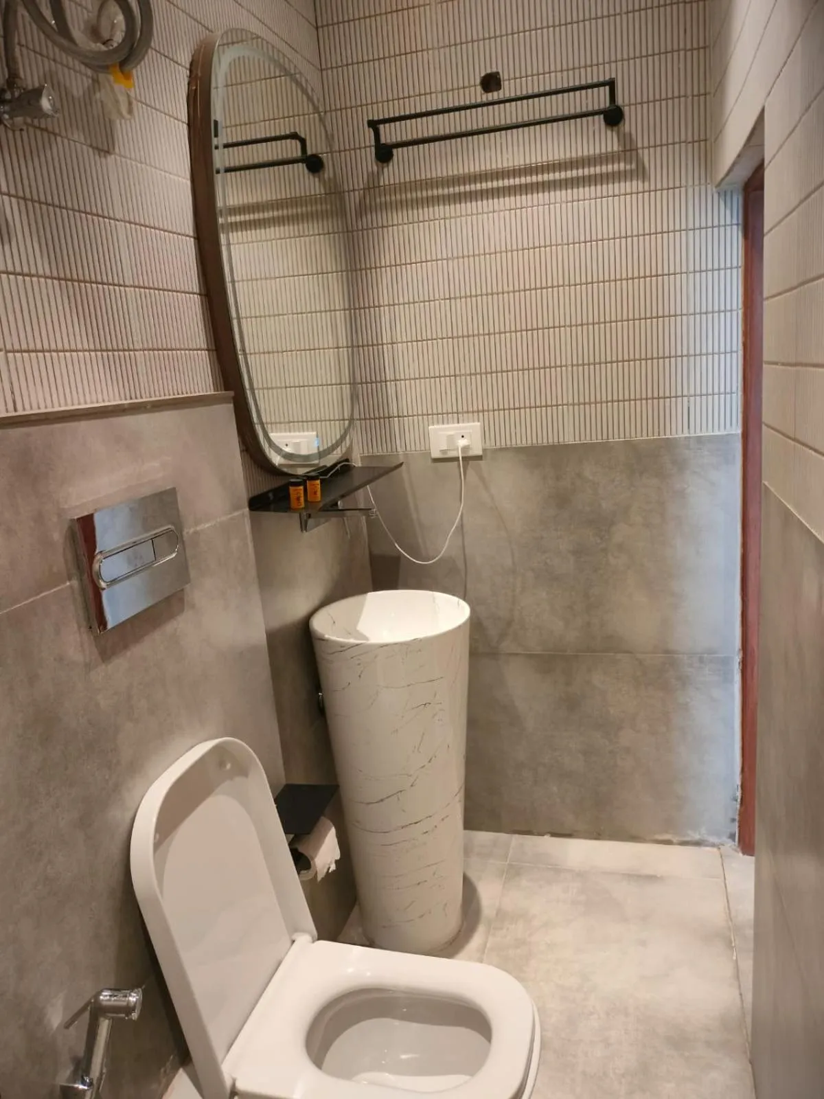 Bathroom in Joey's Hostel Agra - 200m from Taj Mahal