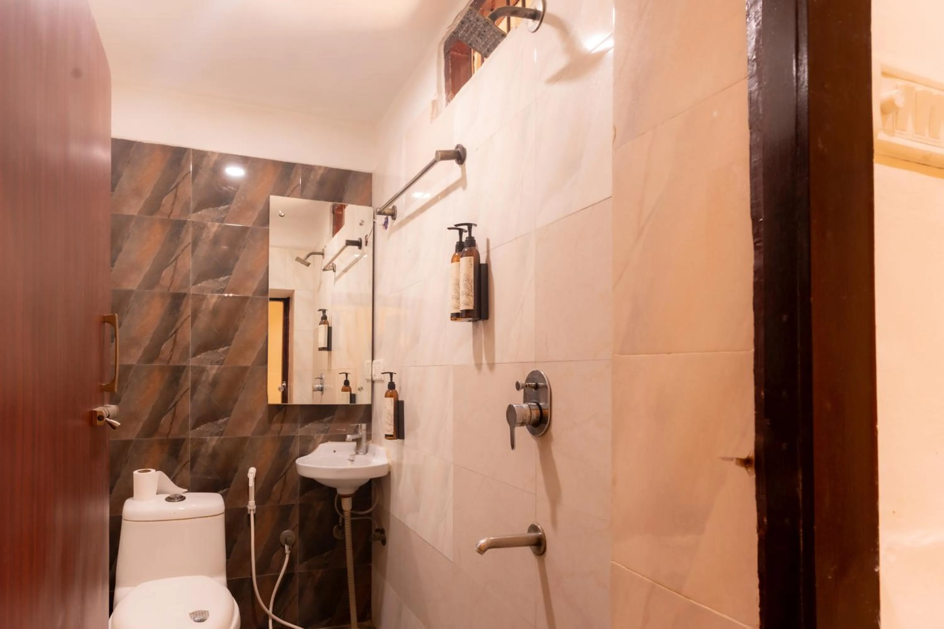 Bathroom in Joey's Hostel Agra - 200m from Taj Mahal