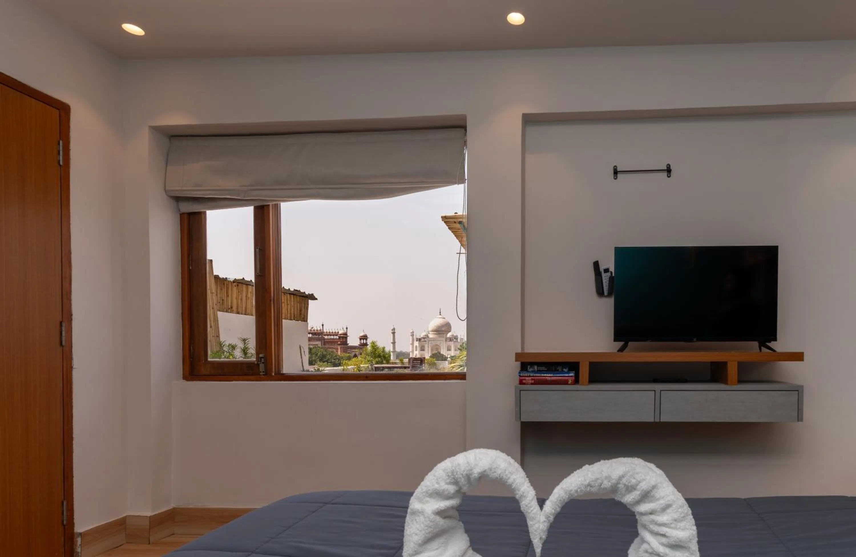 Bedroom in Joey's Hostel Agra - 200m from Taj Mahal