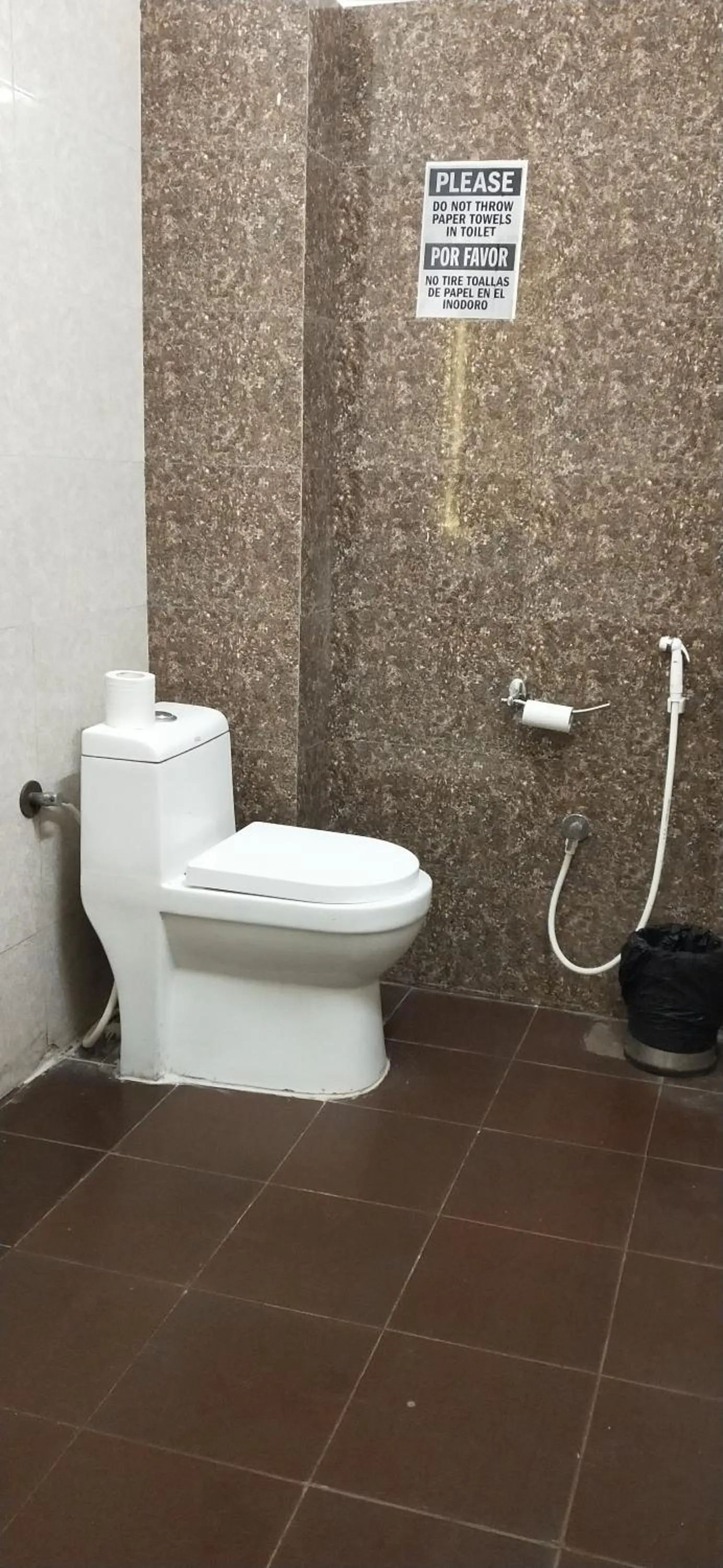 Toilet in Joey's Hostel Agra - 200m from Taj Mahal