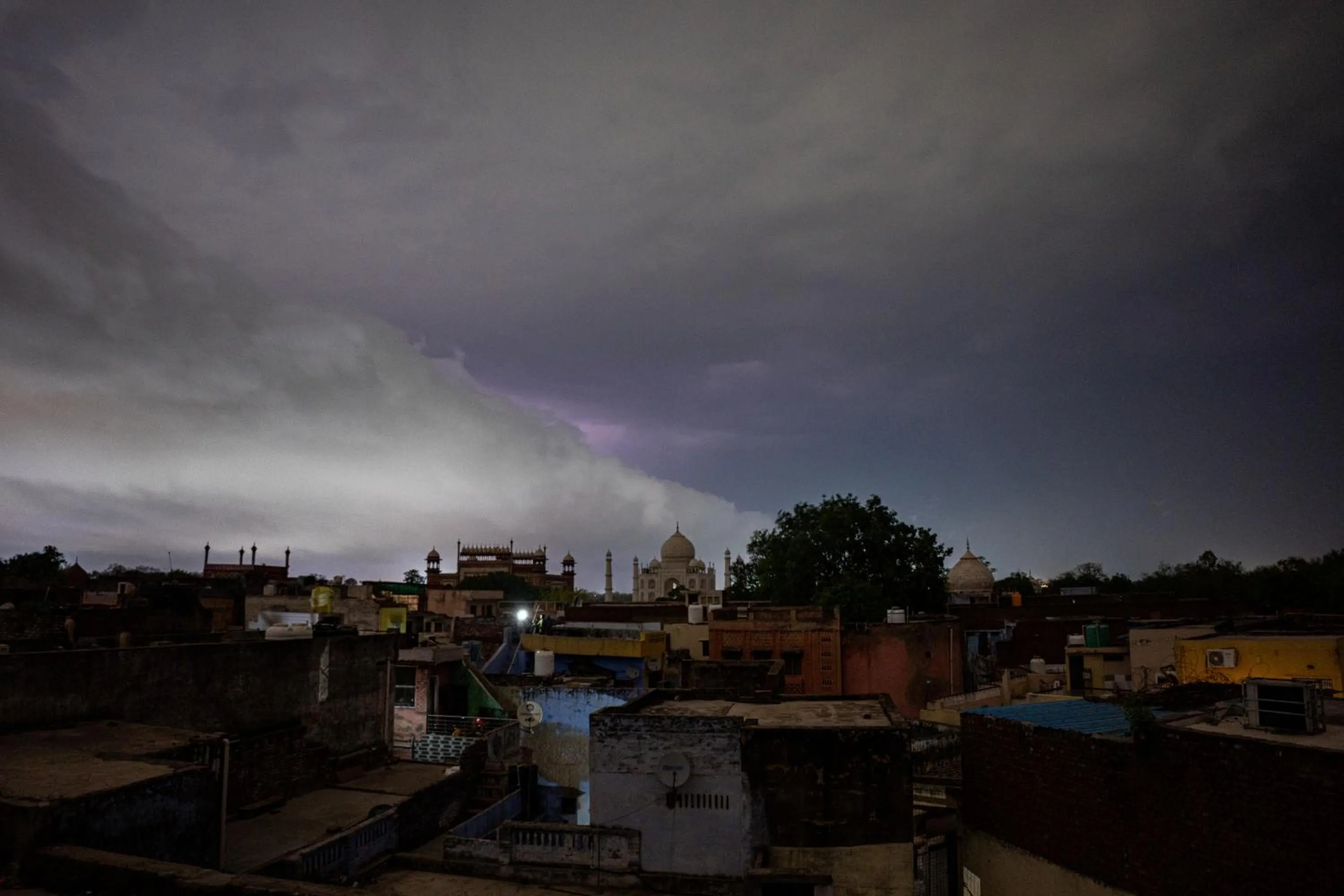 Restaurant/places to eat in Joey's Hostel Agra - 200m from Taj Mahal