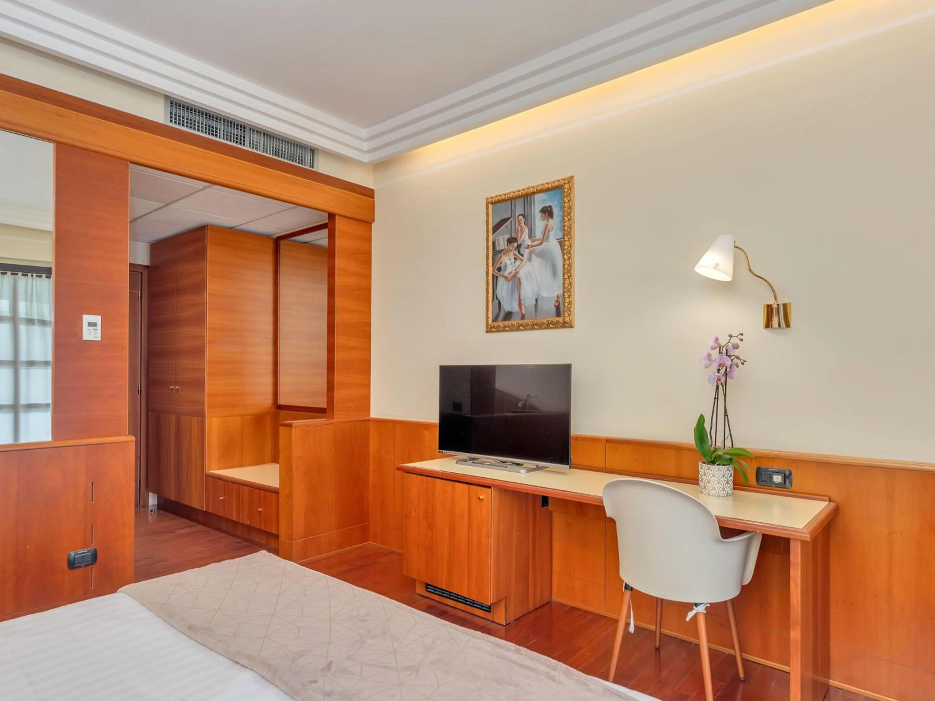 Photo of the whole room, Bed in B&B HOTELS Hotel Prestige Ornago