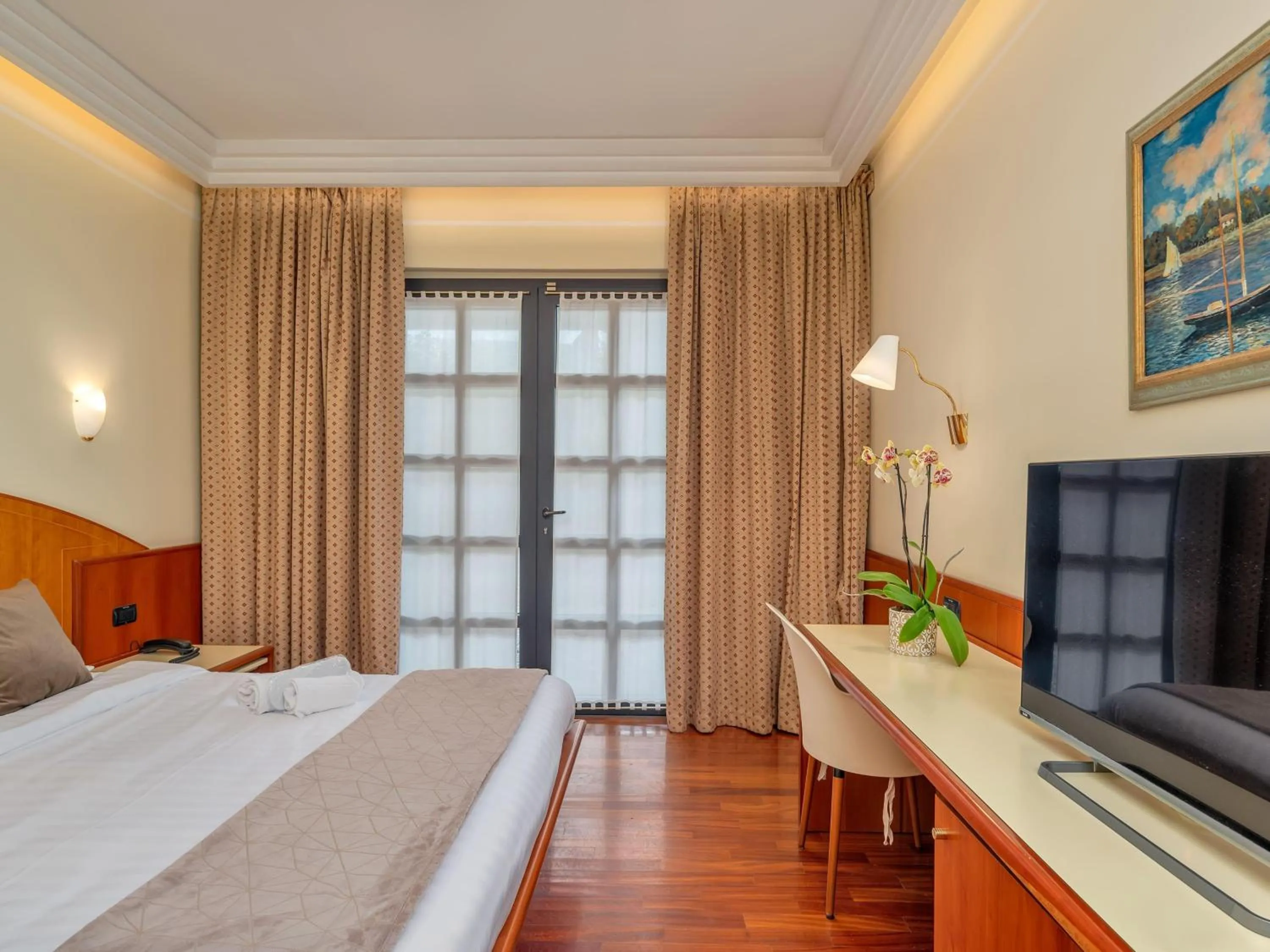 Photo of the whole room, Bed in B&B HOTELS Hotel Prestige Ornago