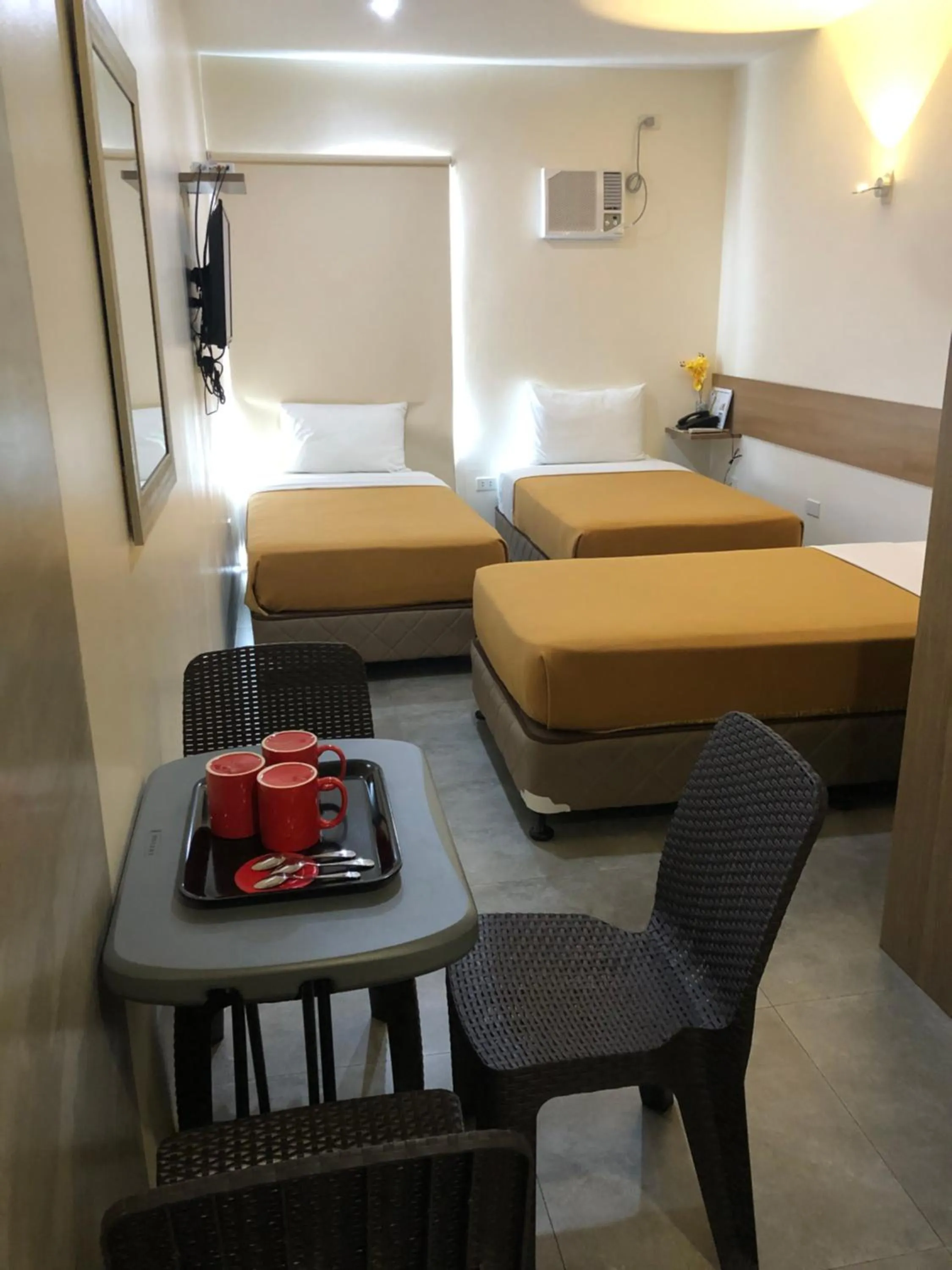 TV and multimedia, Bed in 18 Suites Cebu