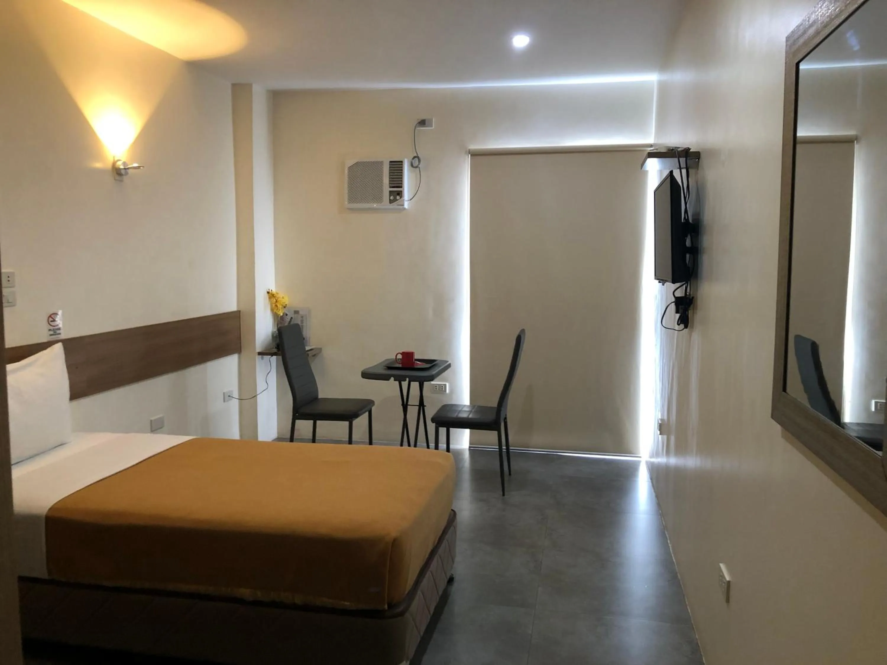 TV and multimedia in 18 Suites Cebu