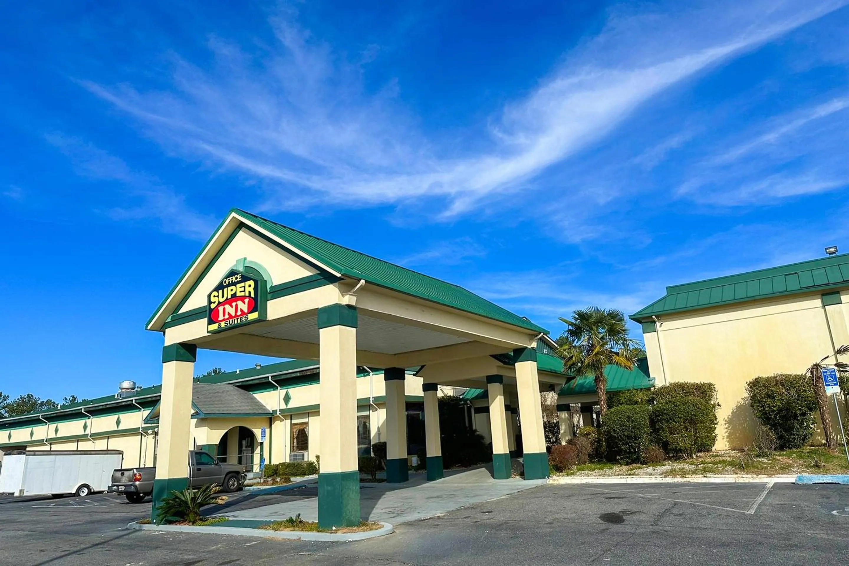 Facade/entrance in Super Inn & Suites by OYO Milledgeville
