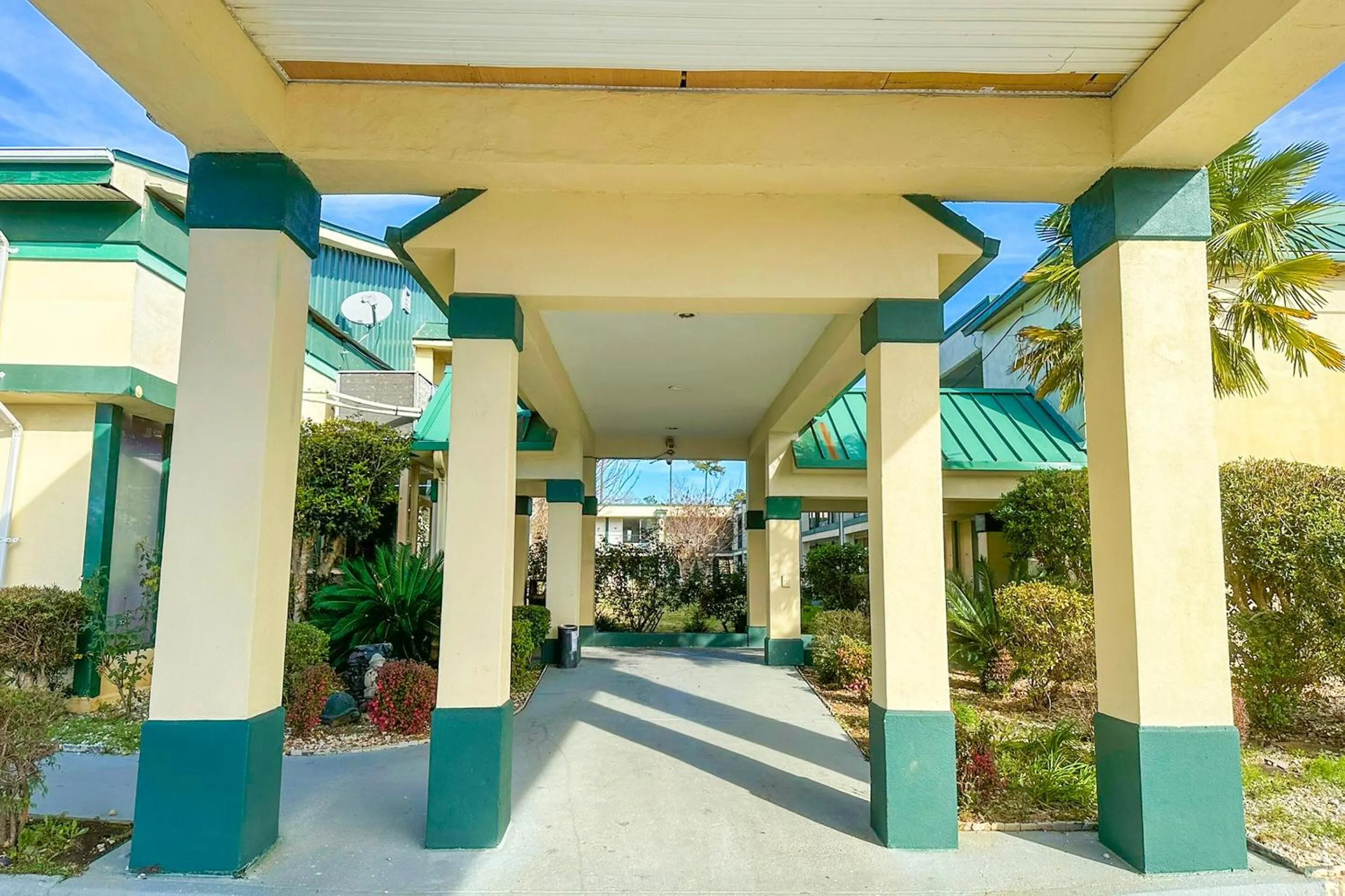 Facade/entrance in Super Inn & Suites by OYO Milledgeville