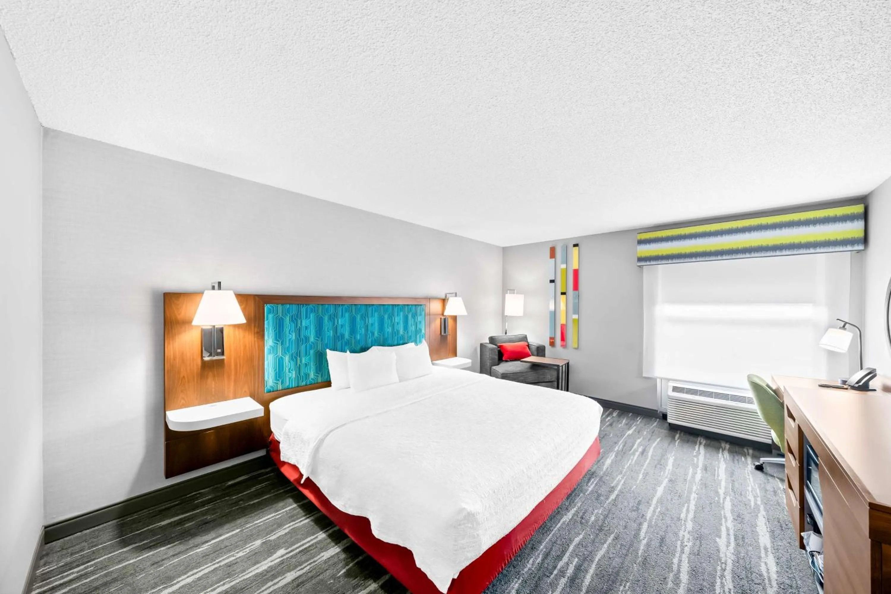 Bed in Hampton Inn South Heritage Park