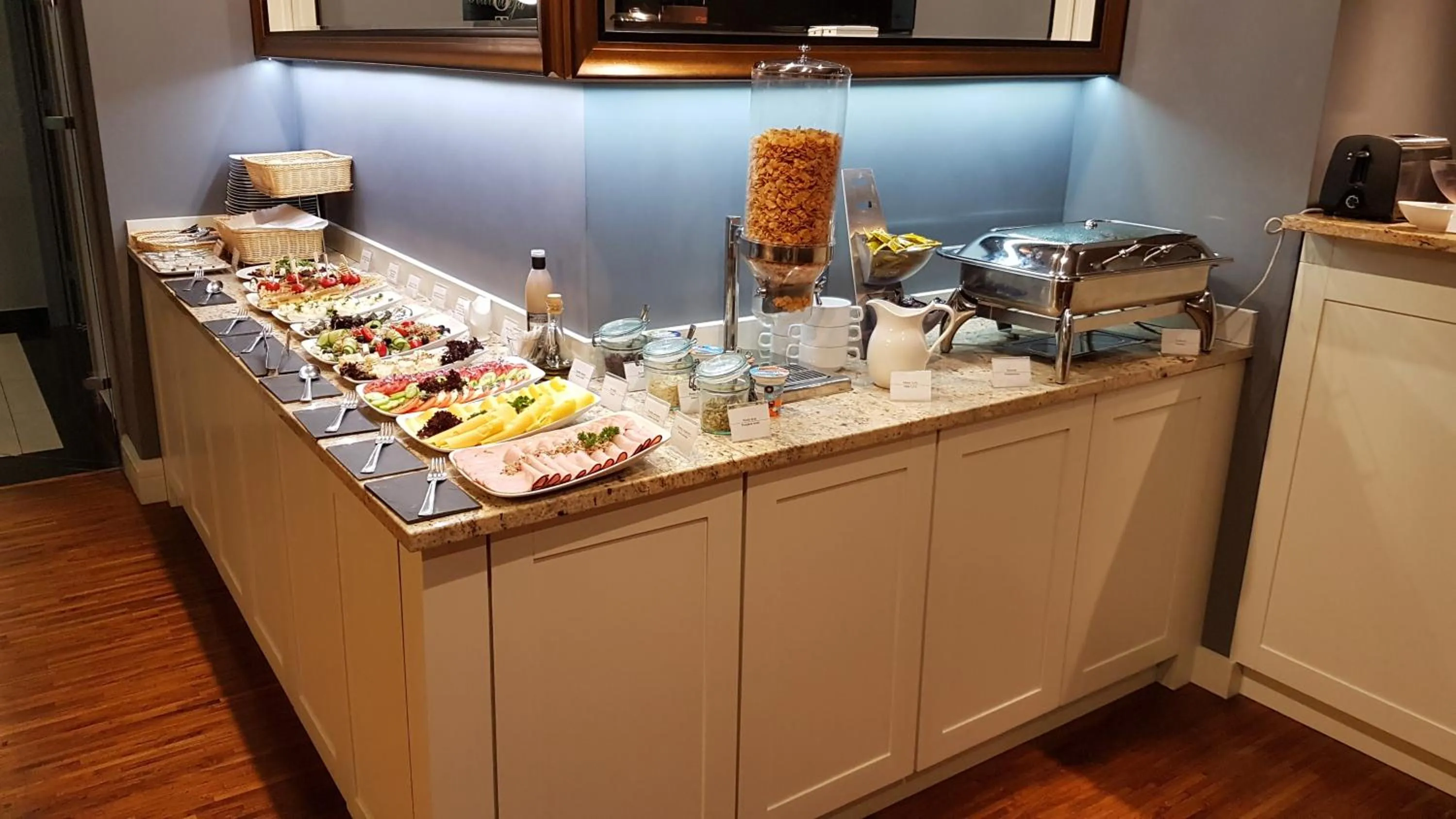 Breakfast in Miejsca noclegowe i Restauracja Kamiński