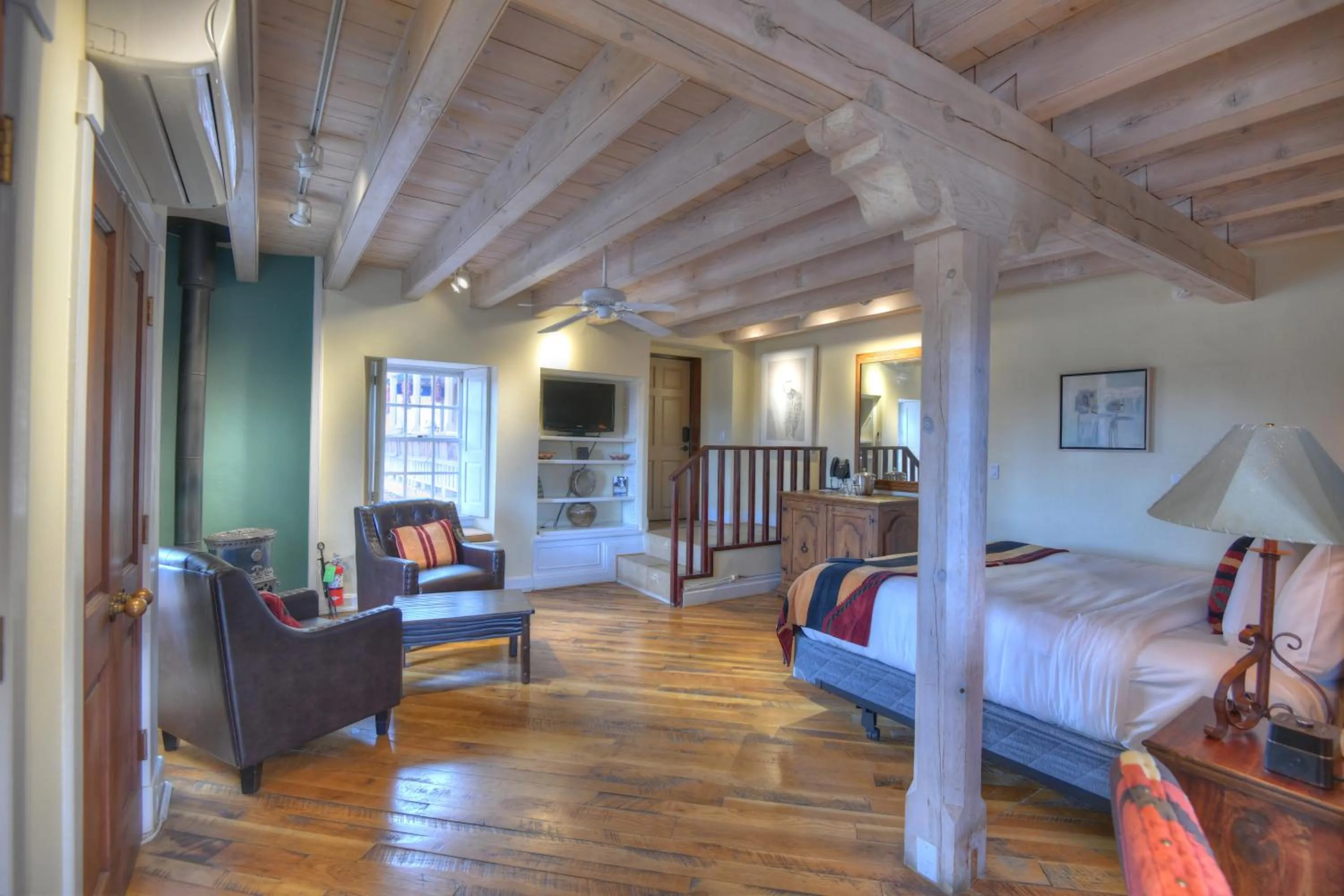 Photo of the whole room in Inn at Vanessie