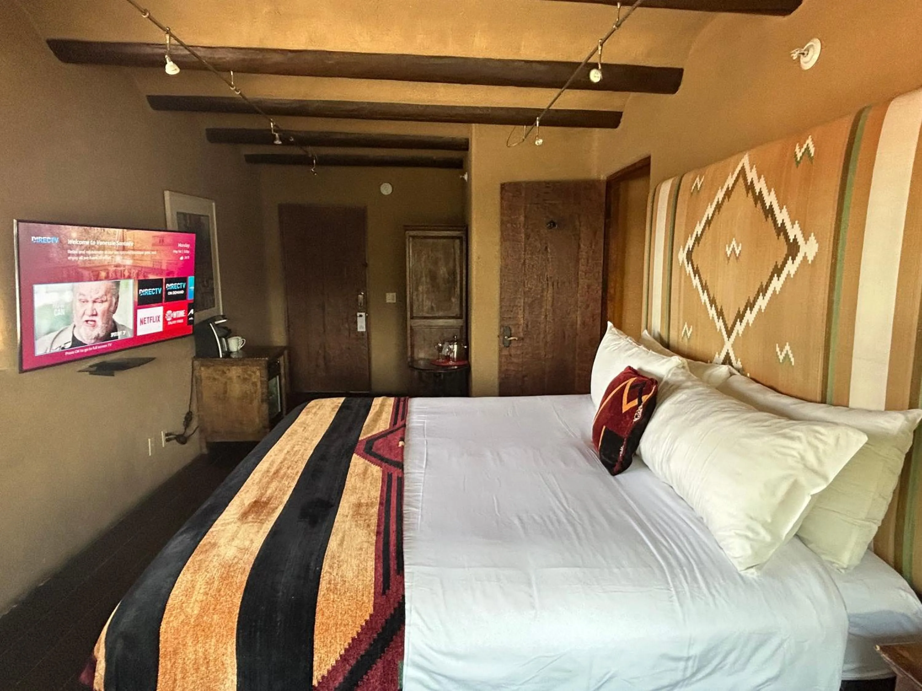 TV and multimedia, Bed in Inn at Vanessie