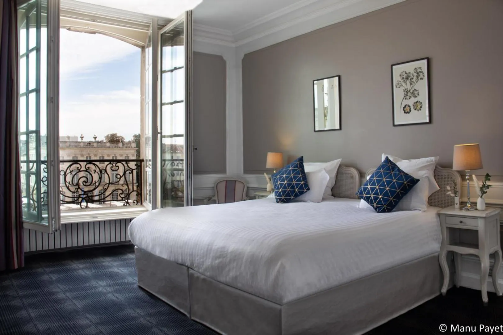 Bed in Grand Hotel De La Reine - Place Stanislas