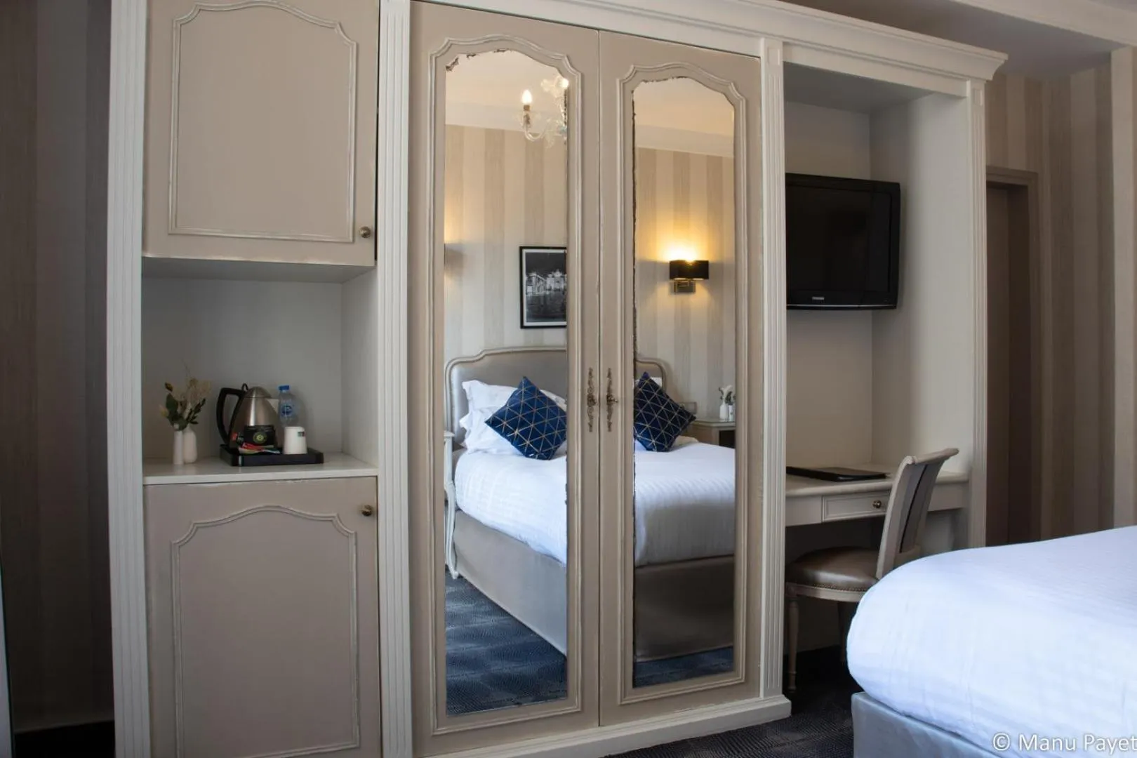 Photo of the whole room in Grand Hotel De La Reine - Place Stanislas