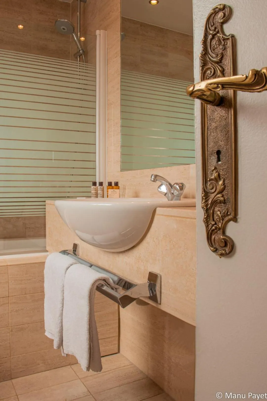 Bathroom in Grand Hotel De La Reine - Place Stanislas
