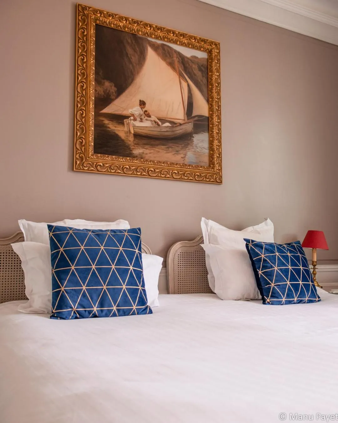 Bed in Grand Hotel De La Reine - Place Stanislas