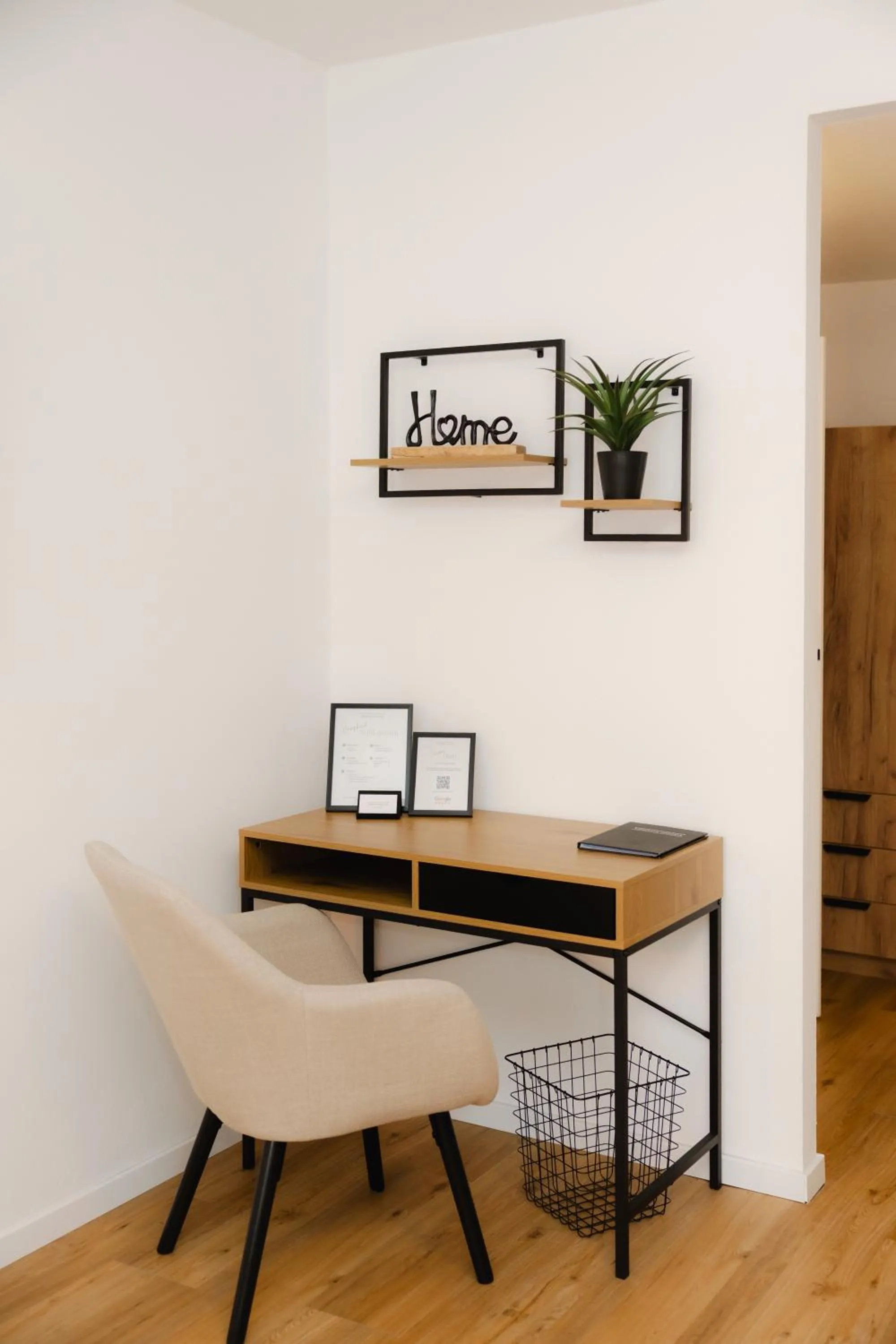 room service in Fährhaus Kollmar