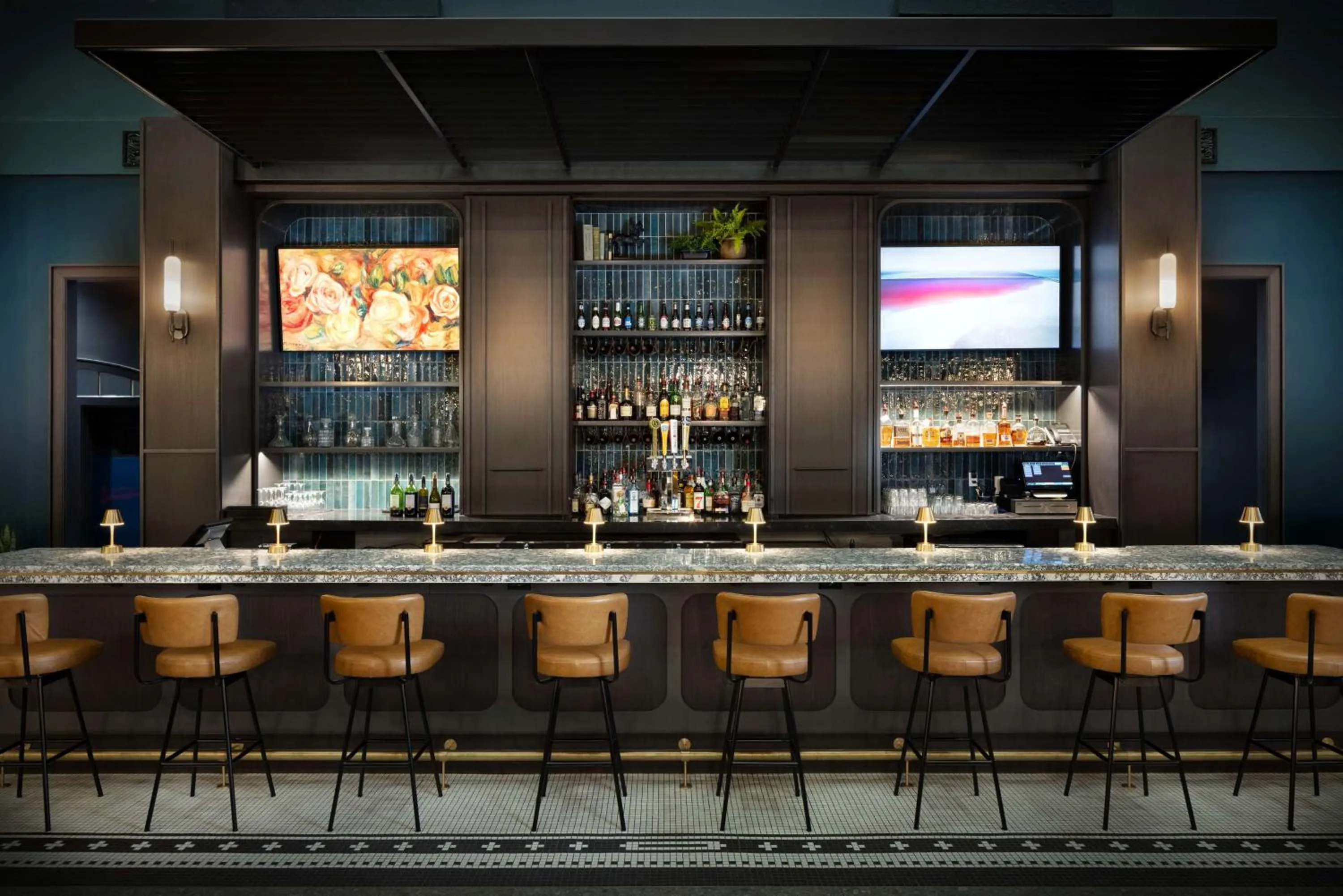 Restaurant/places to eat in DoubleTree Suites by Hilton Lexington