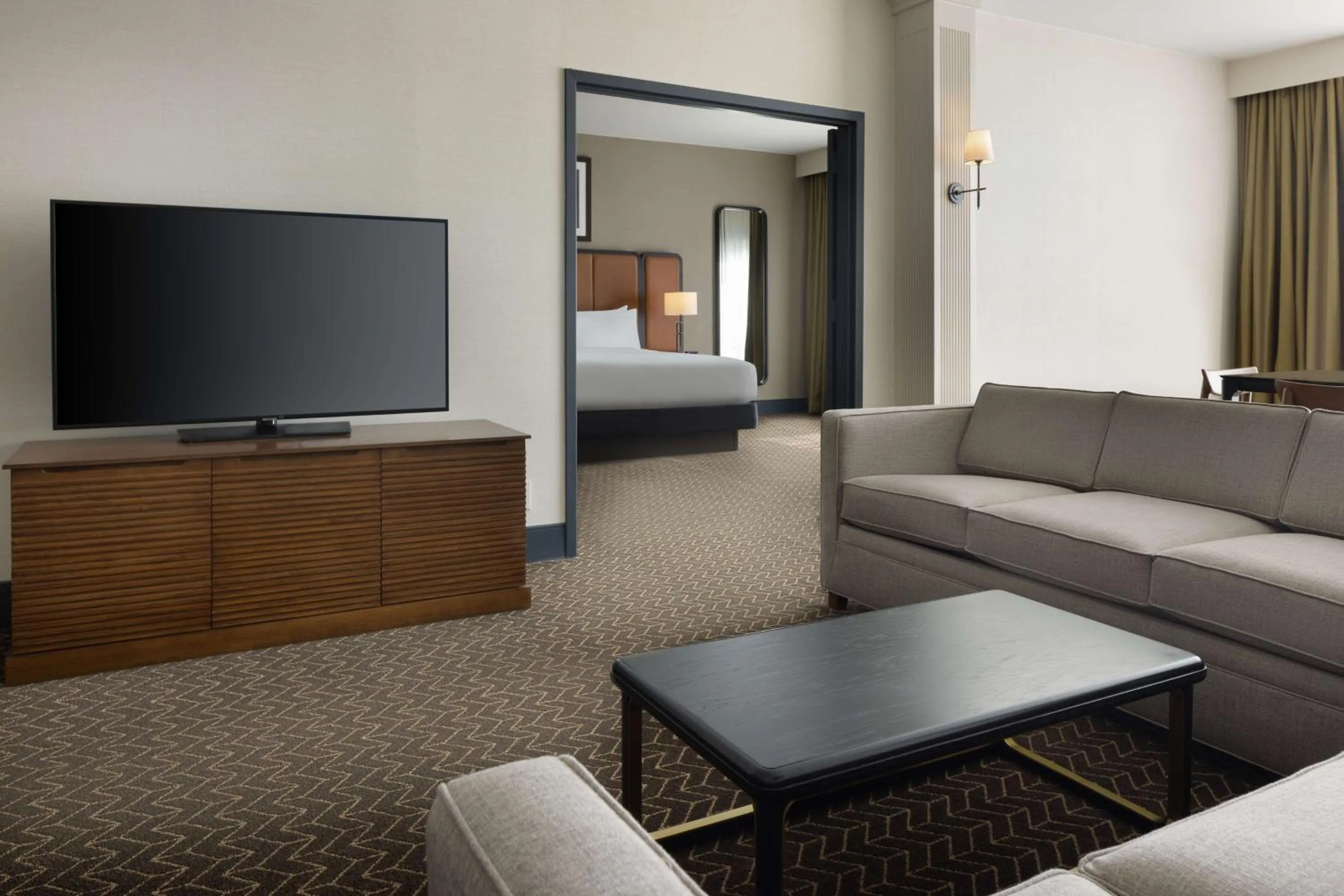 Living room in DoubleTree Suites by Hilton Lexington