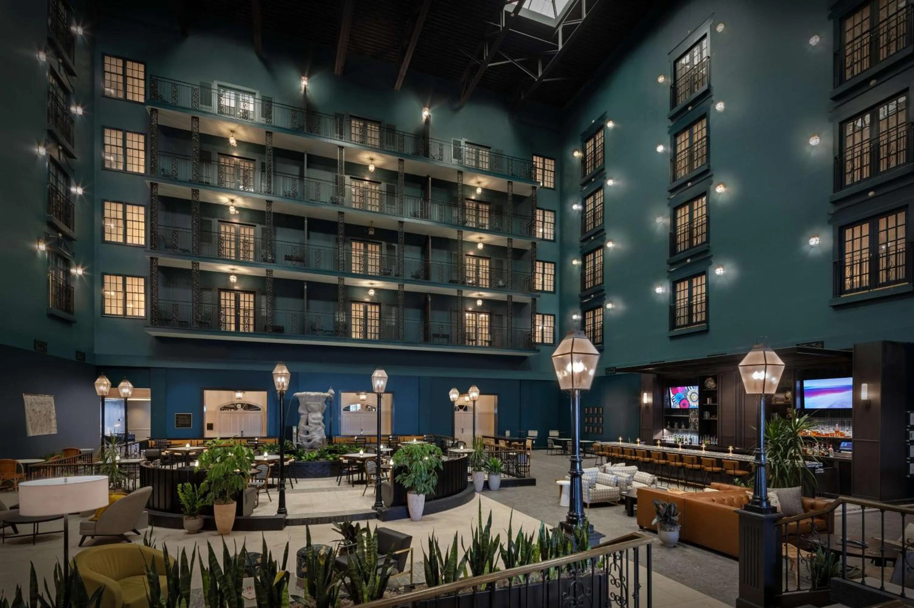 Restaurant/places to eat in DoubleTree Suites by Hilton Lexington