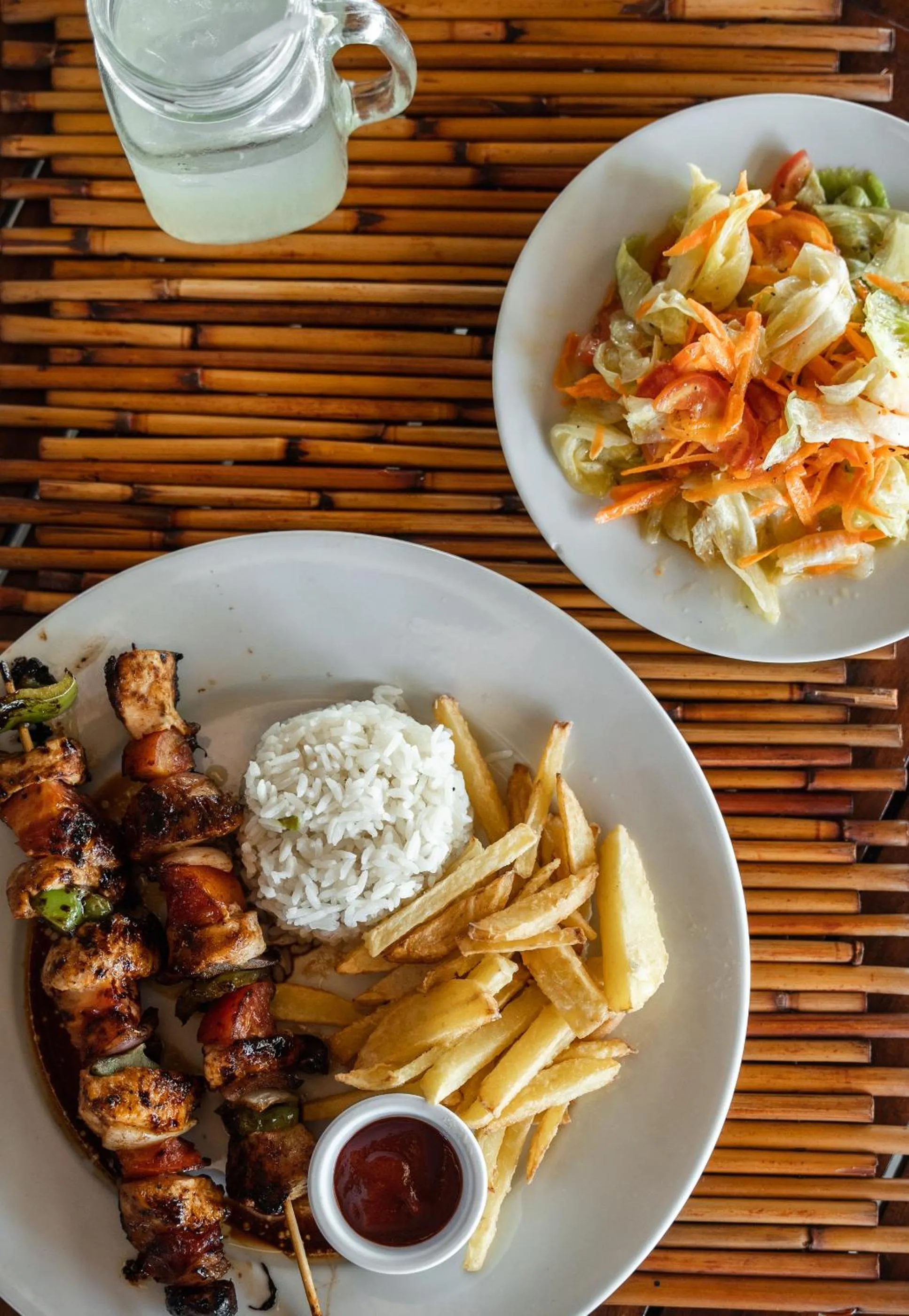 Food and drinks in Punta Teonoste Beach Resort