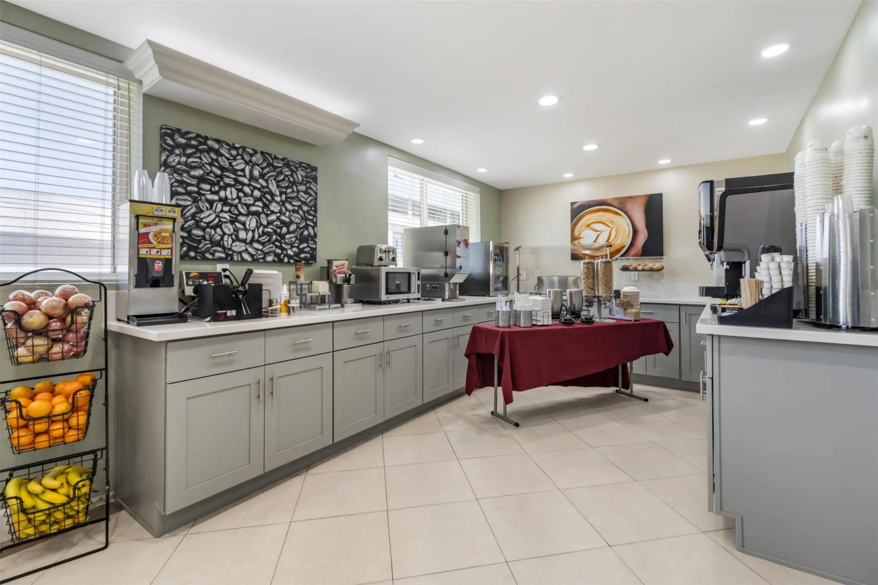 Breakfast in Best Western Plus LA Mid-Town Hotel