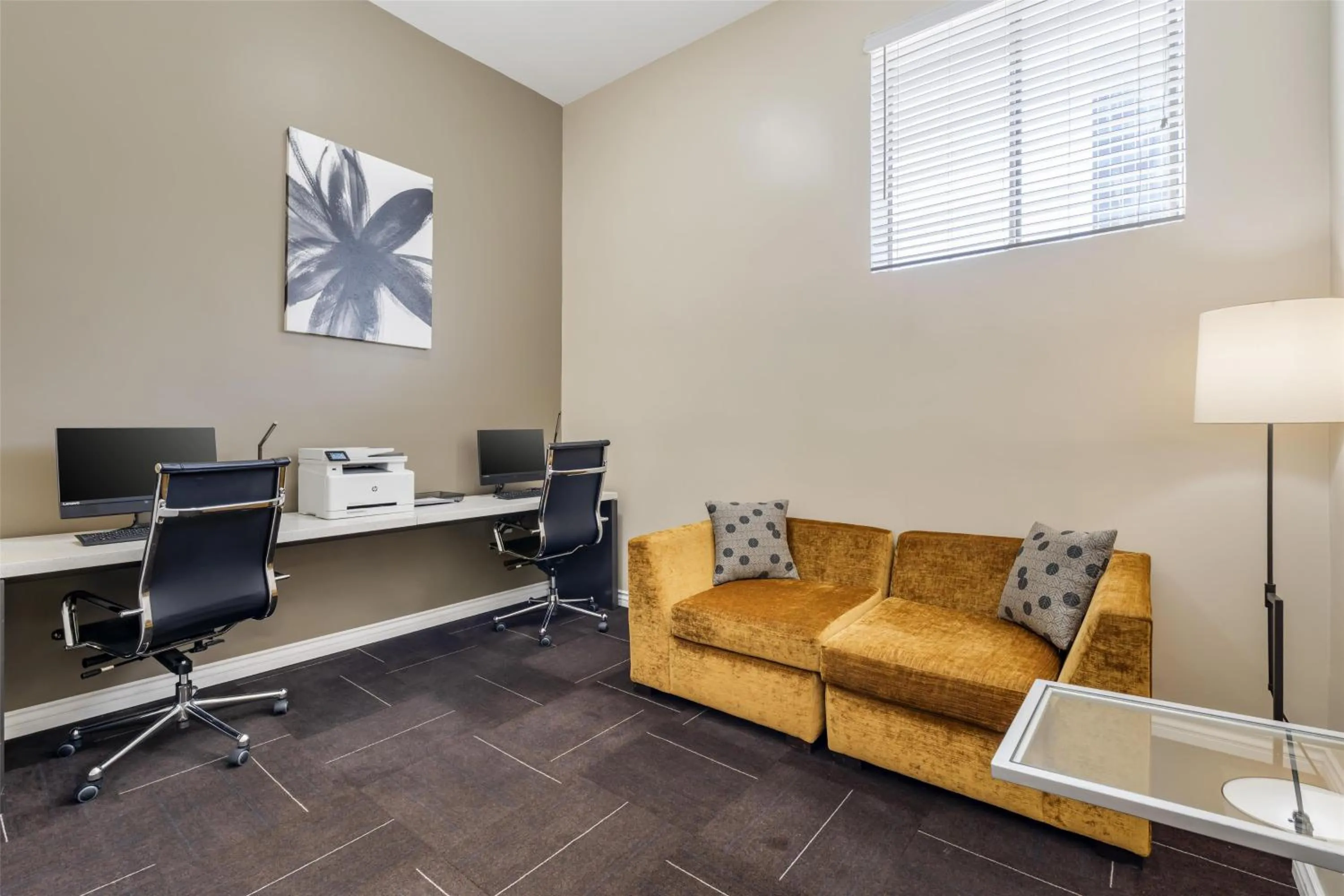 Business facilities in Best Western Plus LA Mid-Town Hotel