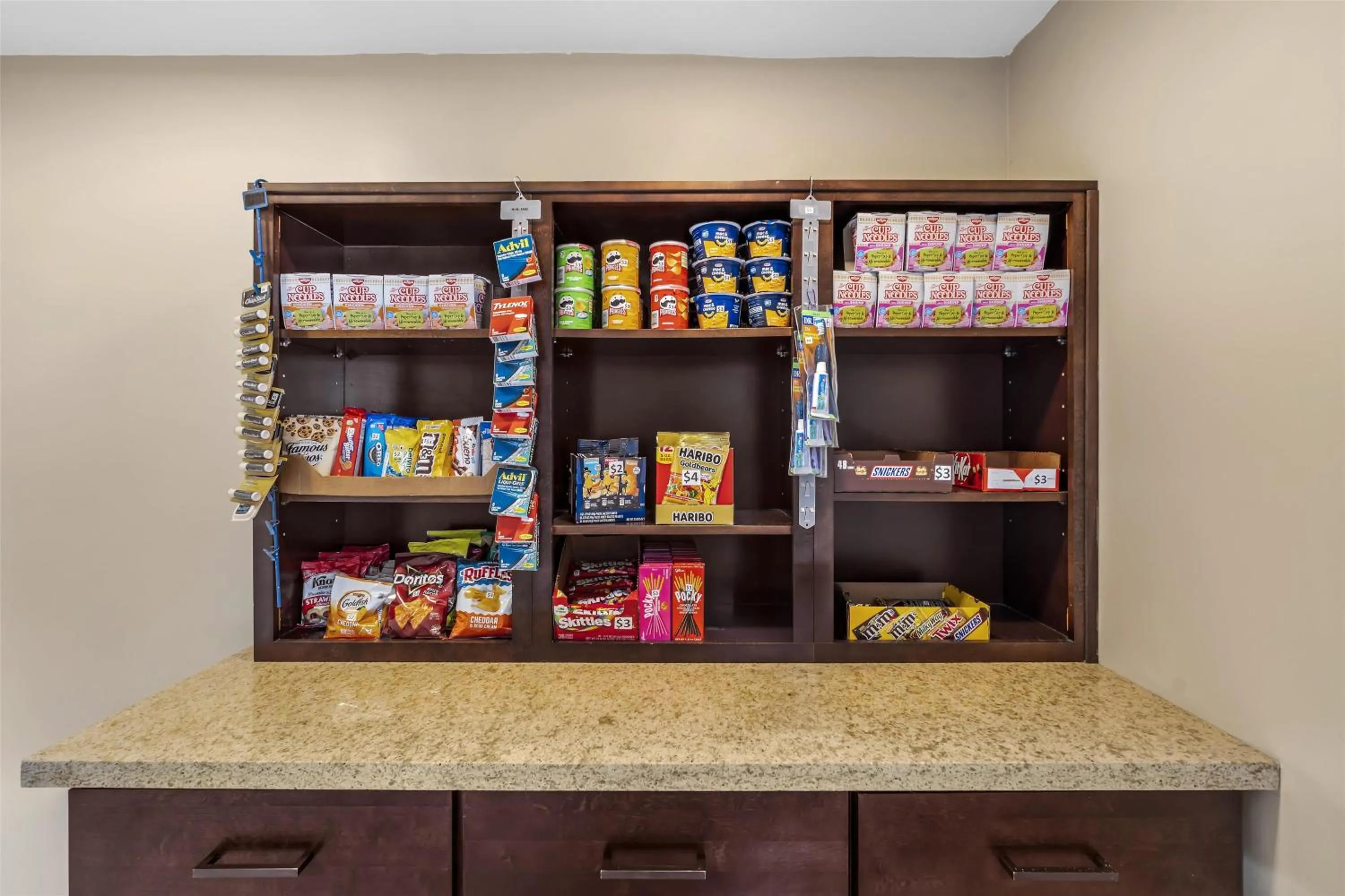 Property building in Best Western Plus LA Mid-Town Hotel