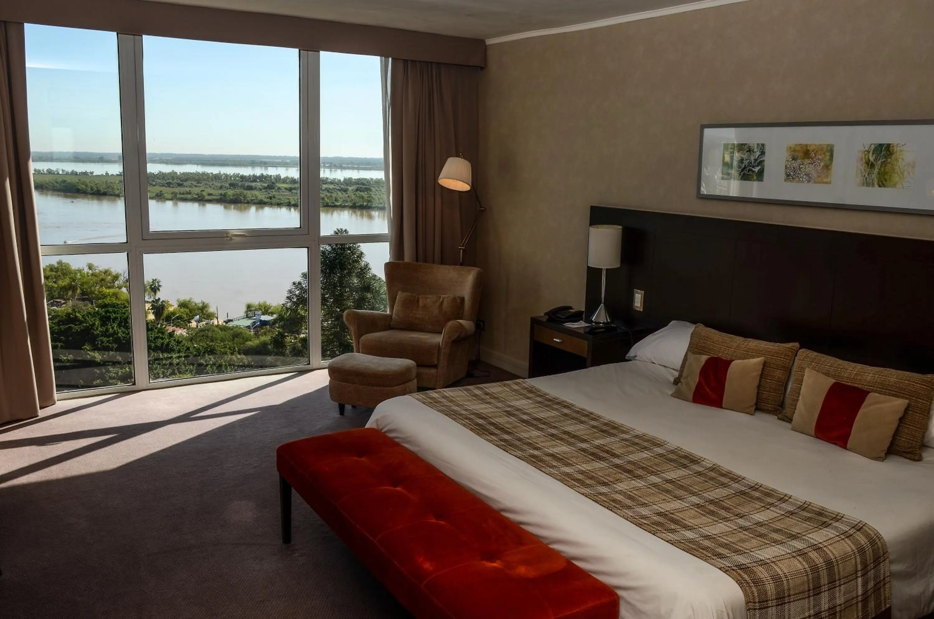 Bed in Howard Johnson Plaza Resort & Casino Mayorazgo