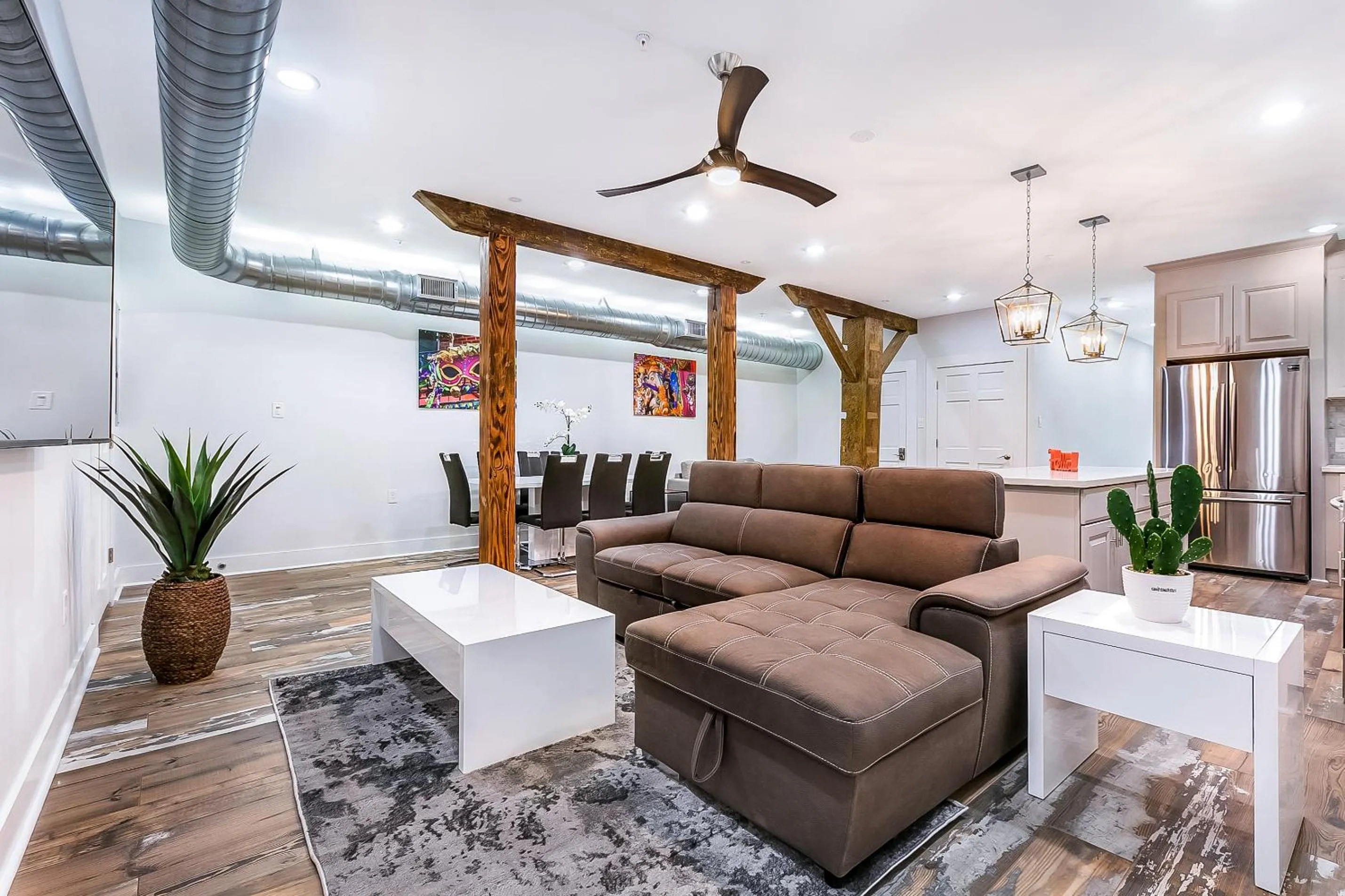 Living room in Urban Oasis 4BD House close to FQ & City Hot Spots'