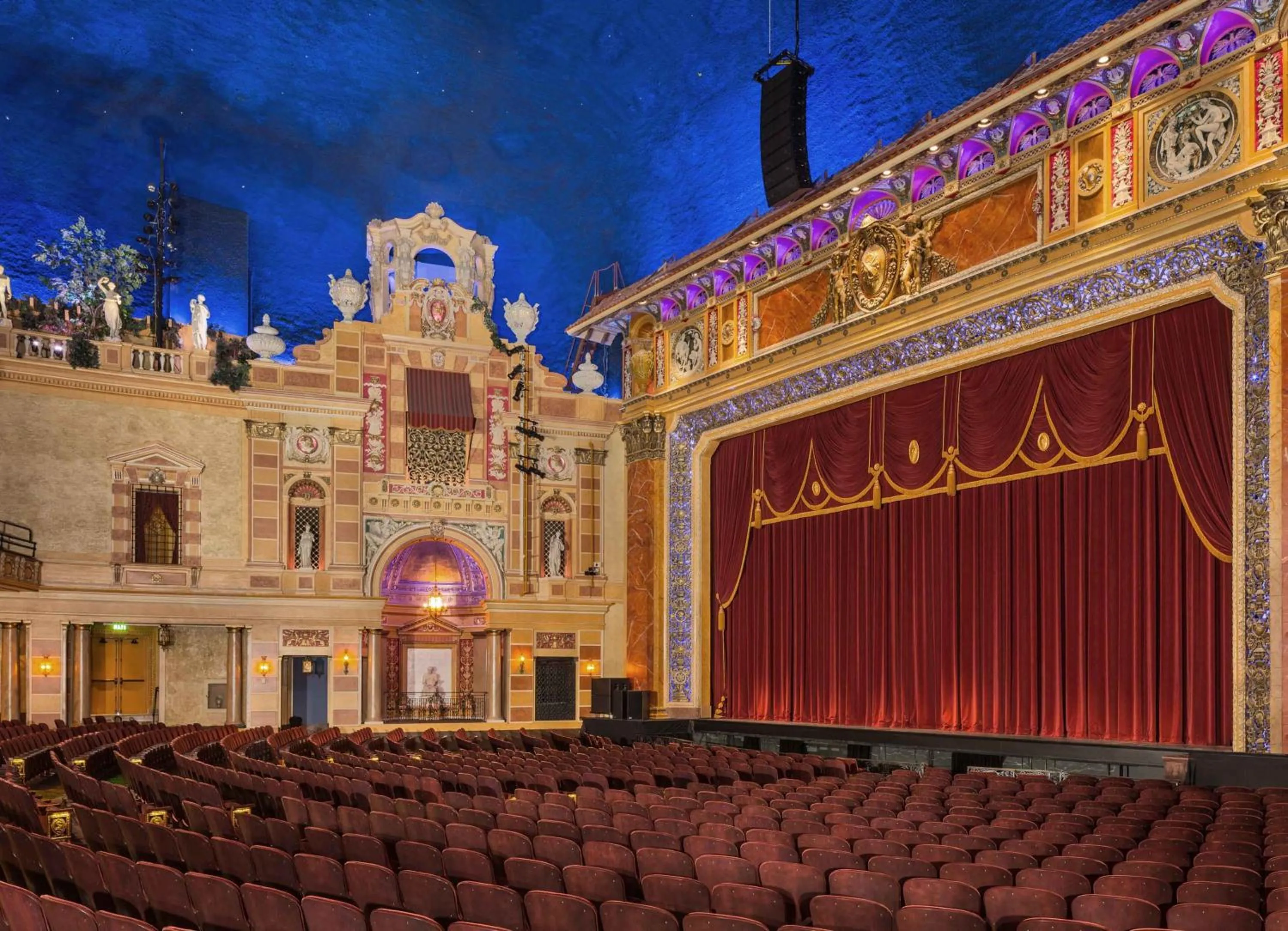 Landmark view in Urban Oasis 4BD House close to FQ & City Hot Spots'