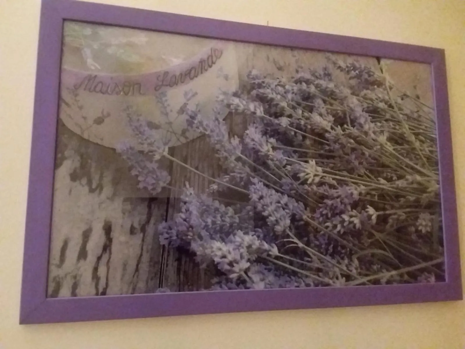 Decorative detail in Maison Lavande