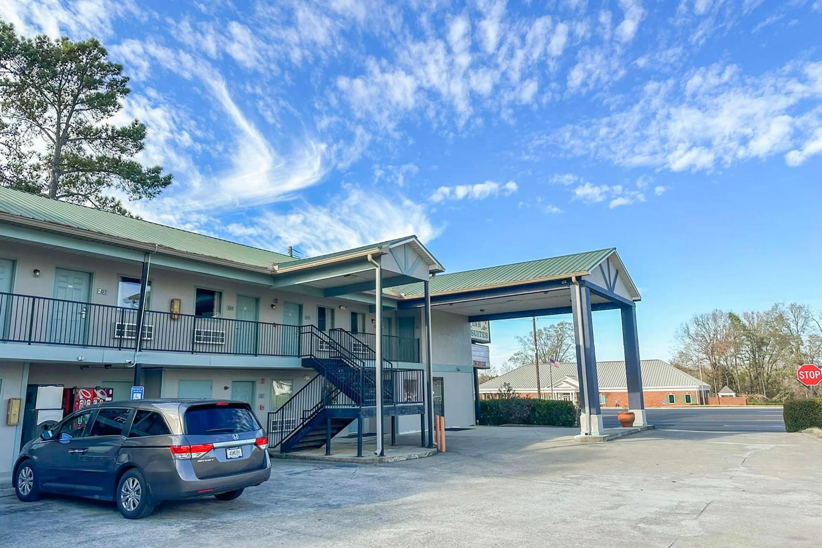 Facade/entrance in Garden Inn & Suites