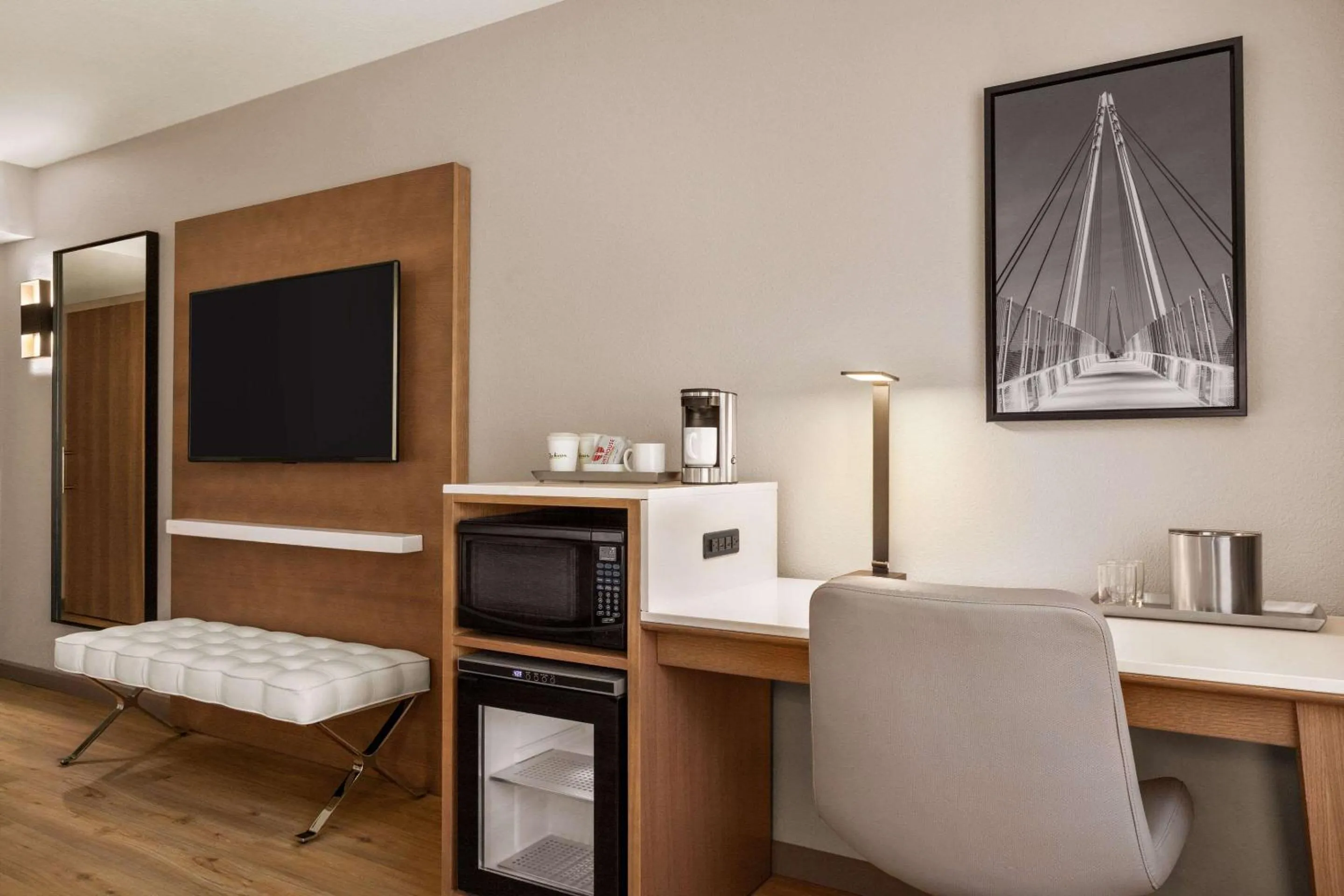 Bedroom, Bed in Radisson Hotel Sunnyvale - Silicon Valley