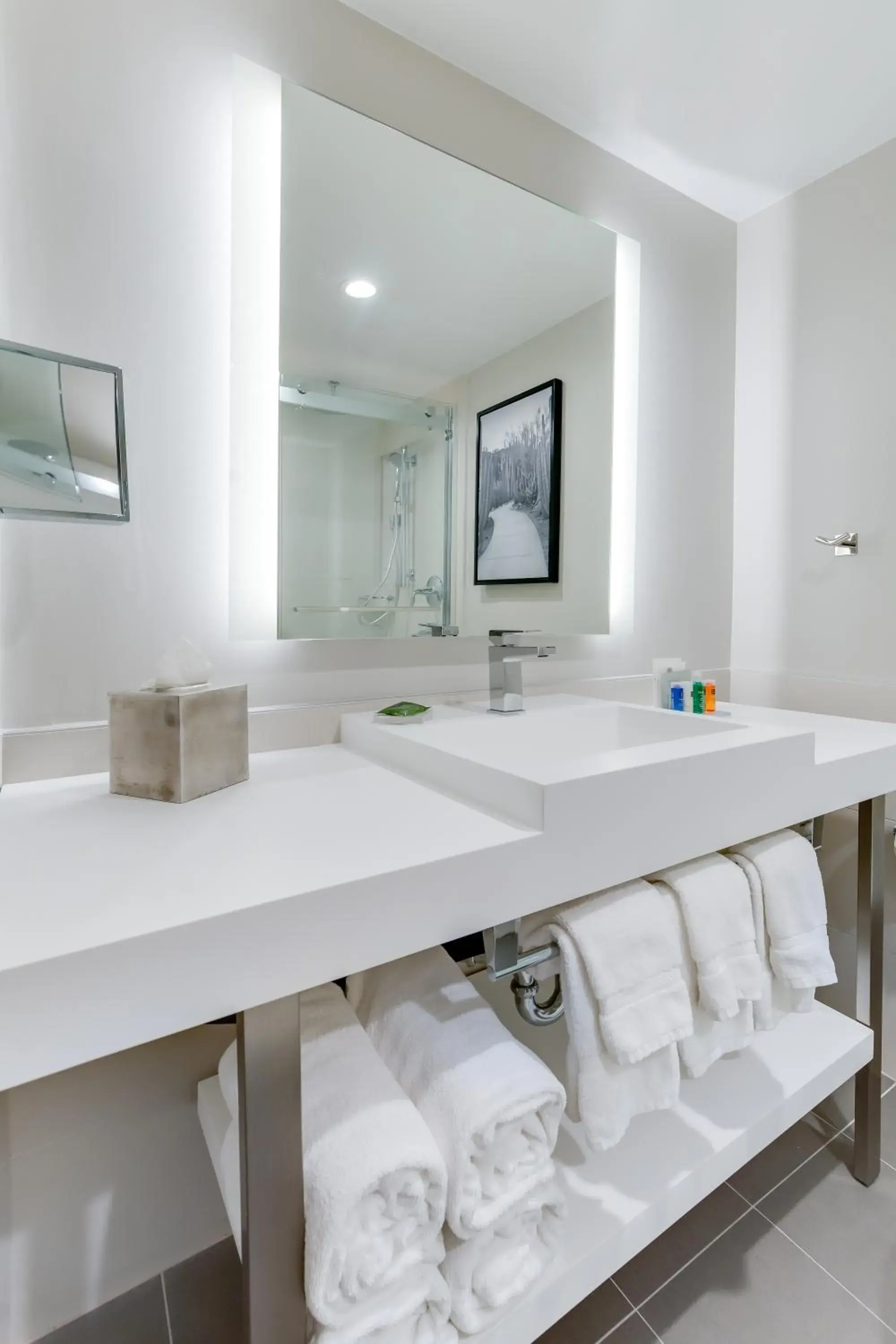 King Room - Non-Smoking in Radisson Hotel Sunnyvale - Silicon Valley King Room - Non-Smoking in Radisson Hotel Sunnyvale - Silicon Valley